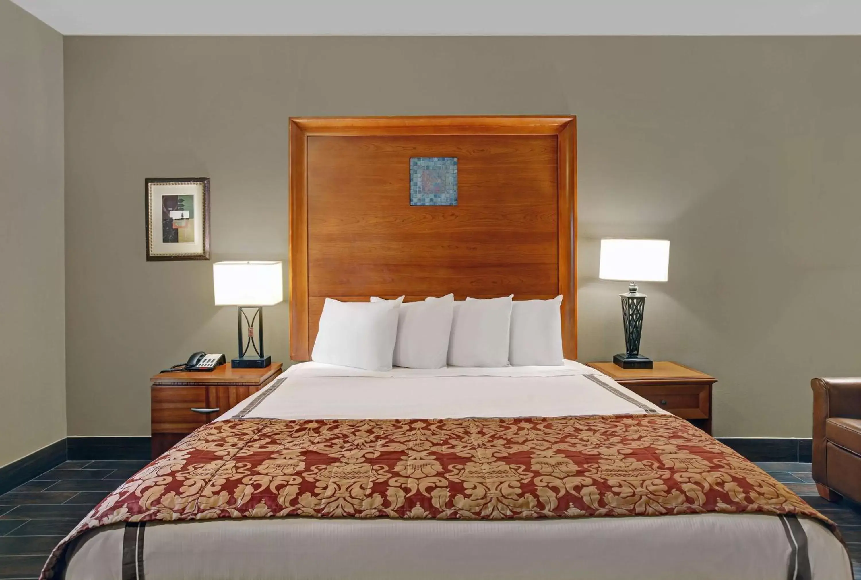 Photo of the whole room, Bed in Studio 6 Odessa, Tx Photo of the whole room, Bed in Studio 6 Odessa, Tx