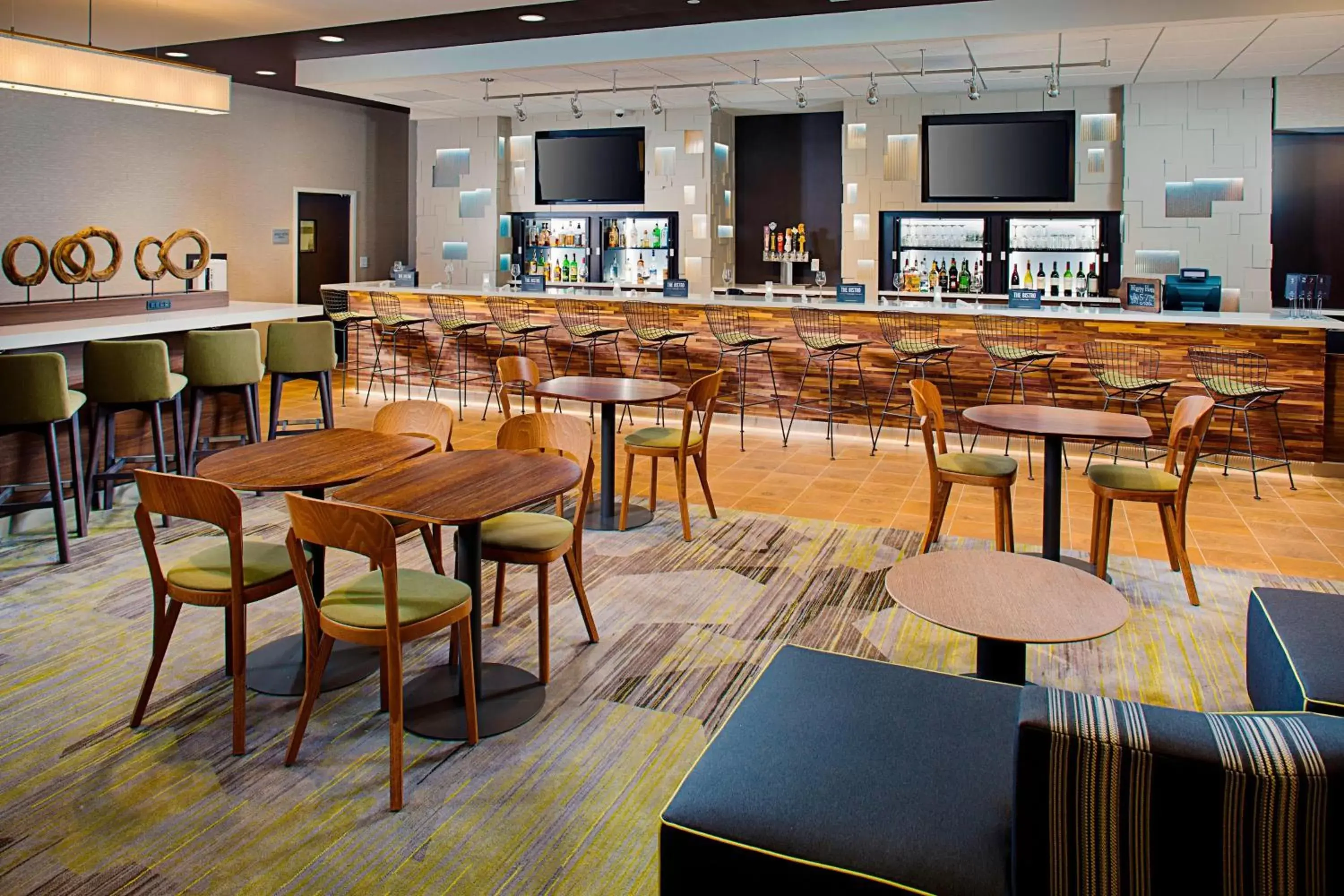 Restaurant/Places to Eat in Courtyard by Marriott Dallas Carrollton and Carrollton Conference Center