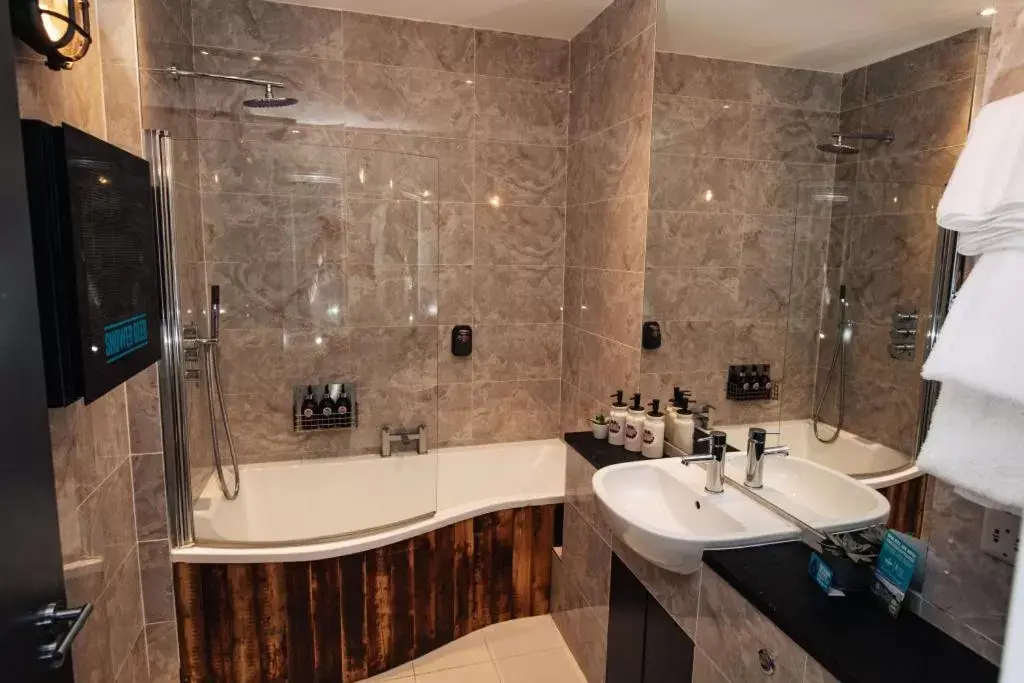Bathroom in BrewDog Kennels - Aberdeen