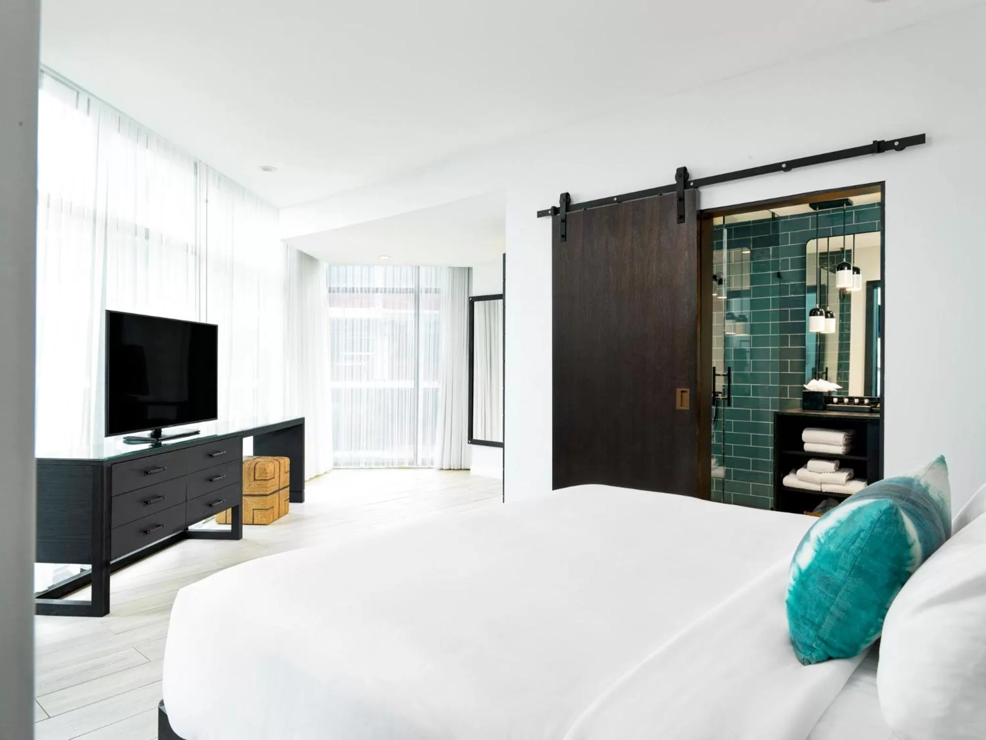 Photo of the whole room, Bed in Wave Resort