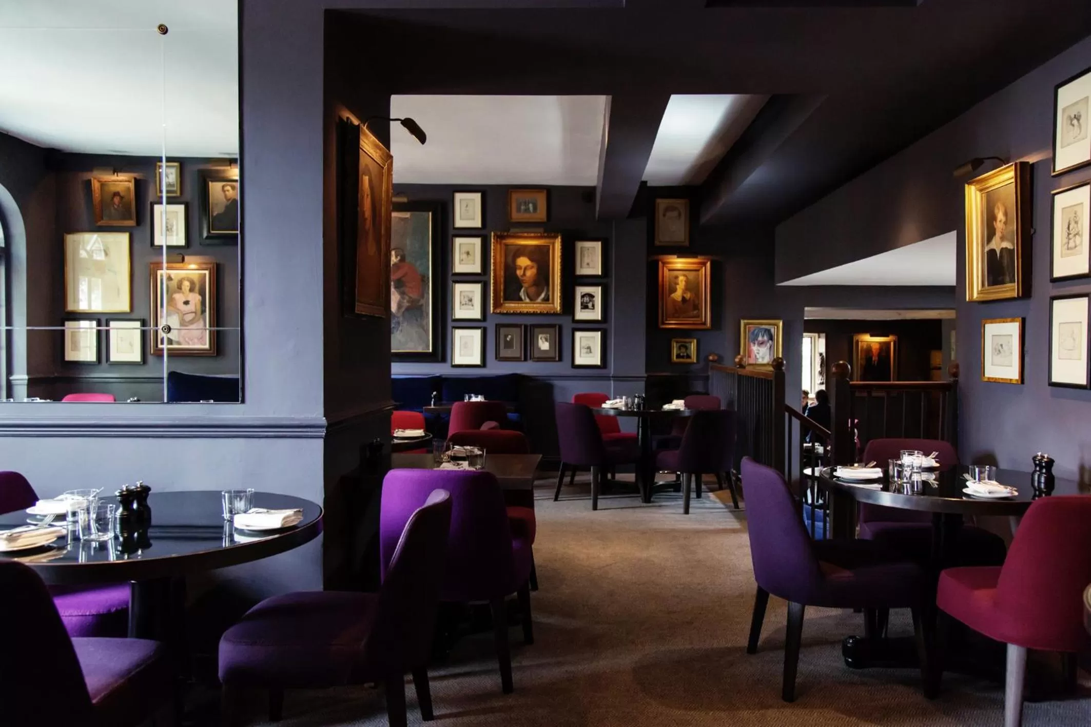 Restaurant/places to eat in Old Parsonage Hotel