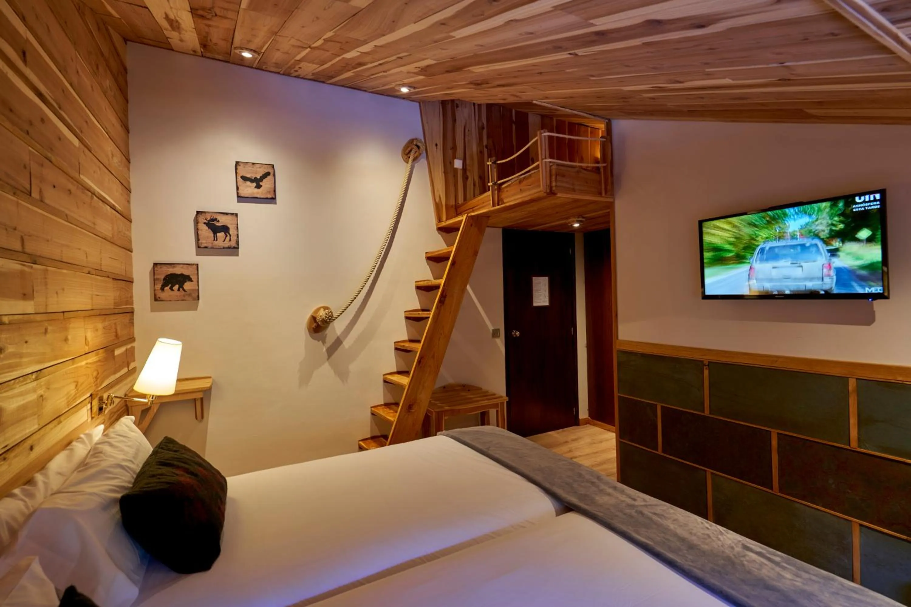 Photo of the whole room, Bed in Coma Bella