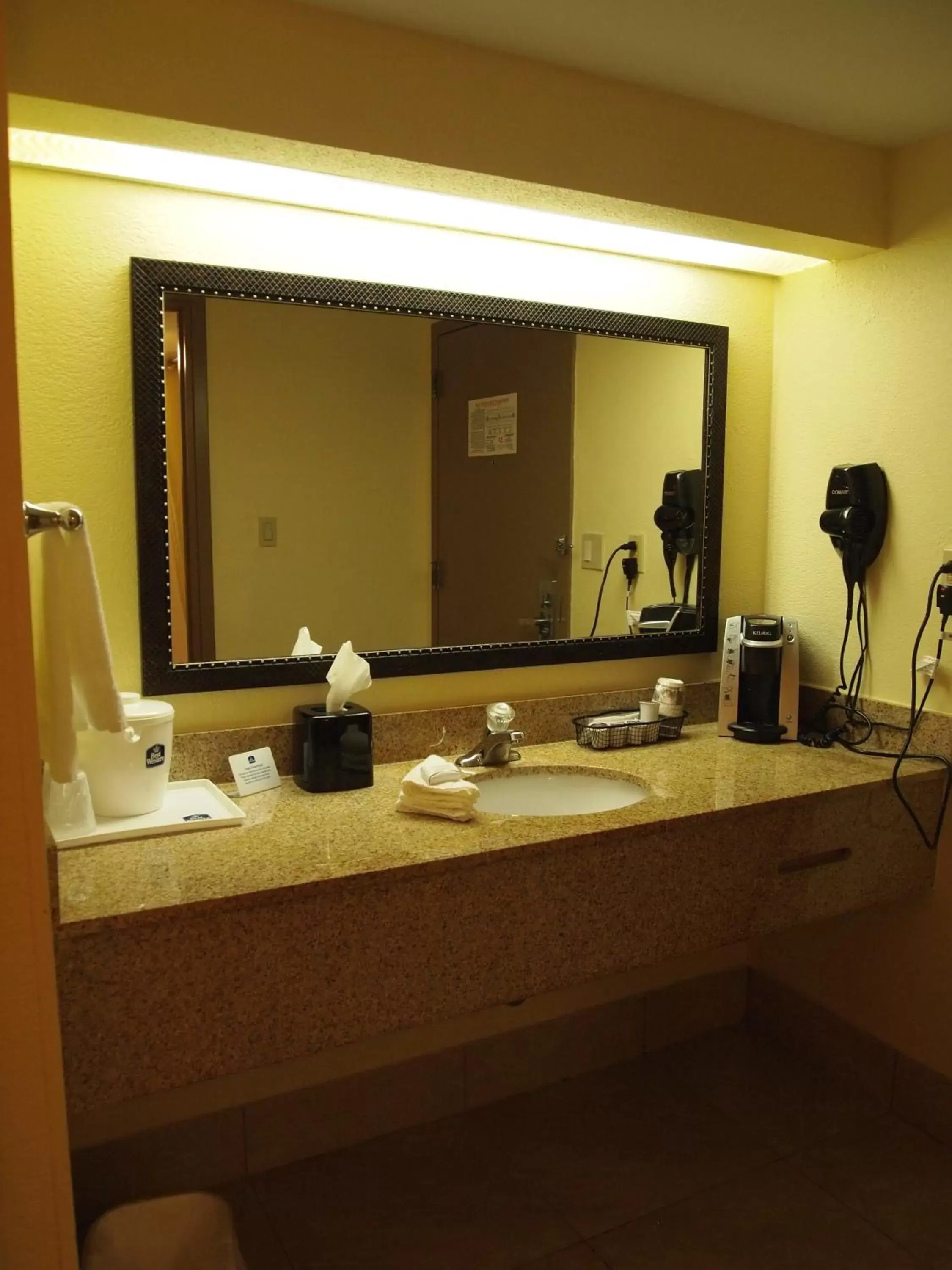 Bathroom in Best Western Ft Lauderdale I-95 Inn