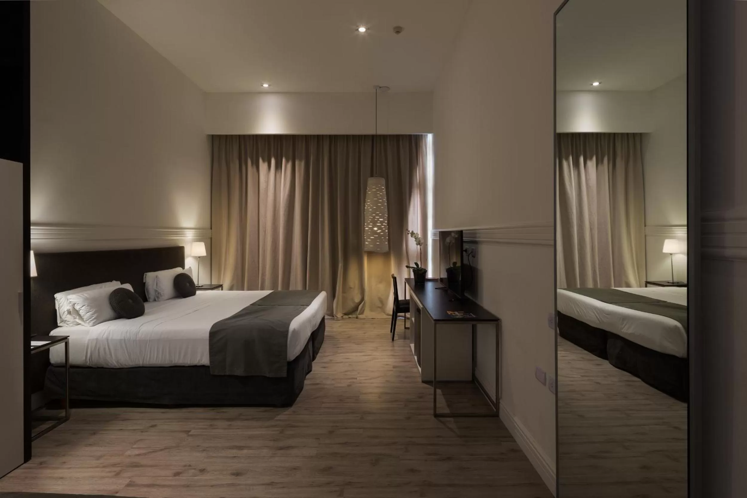 Photo of the whole room, Bed in Esplendor by Wyndham Savoy Rosario