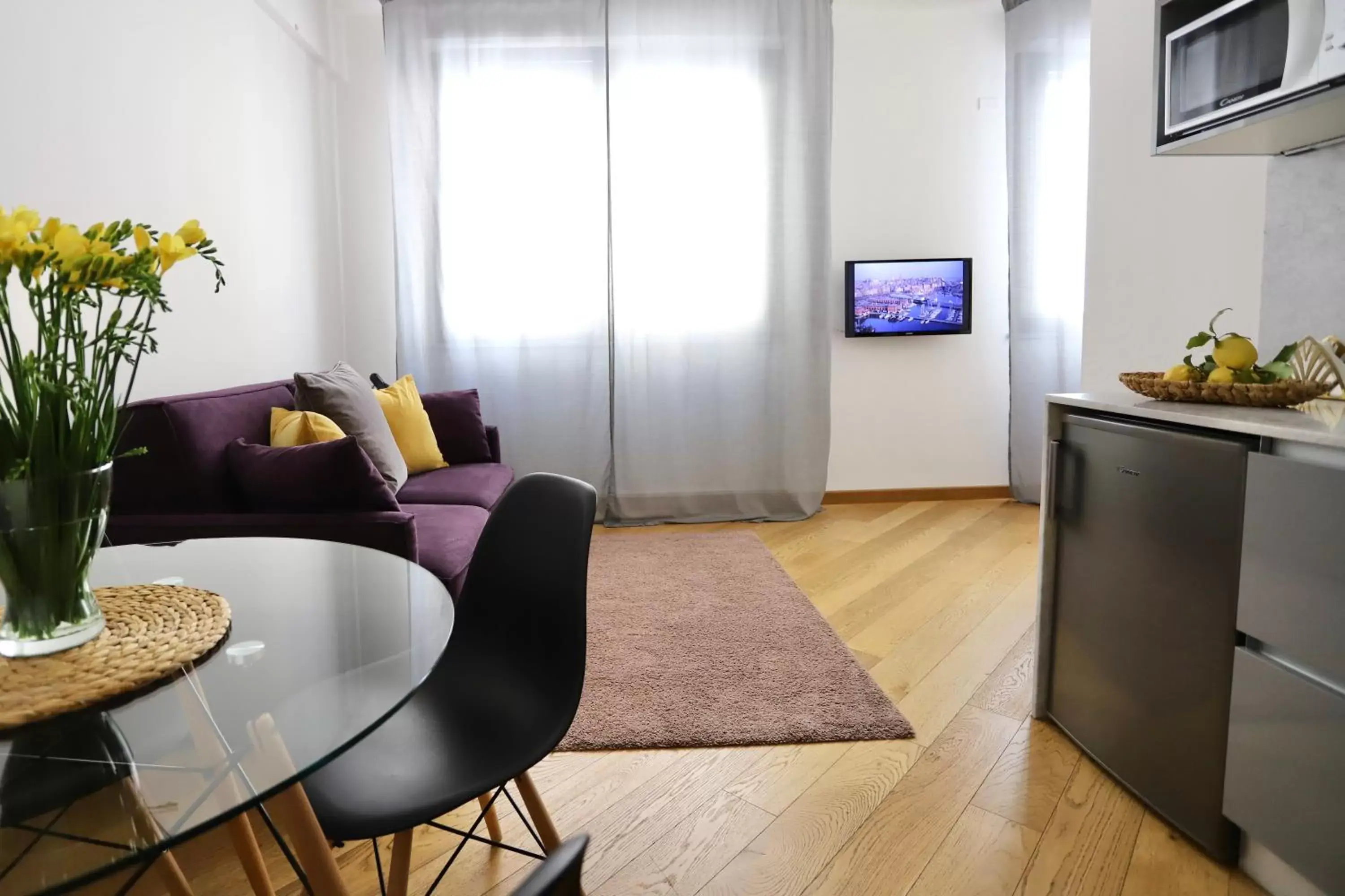 TV and multimedia, Seating Area in Palazzina B - Contemporary Studio