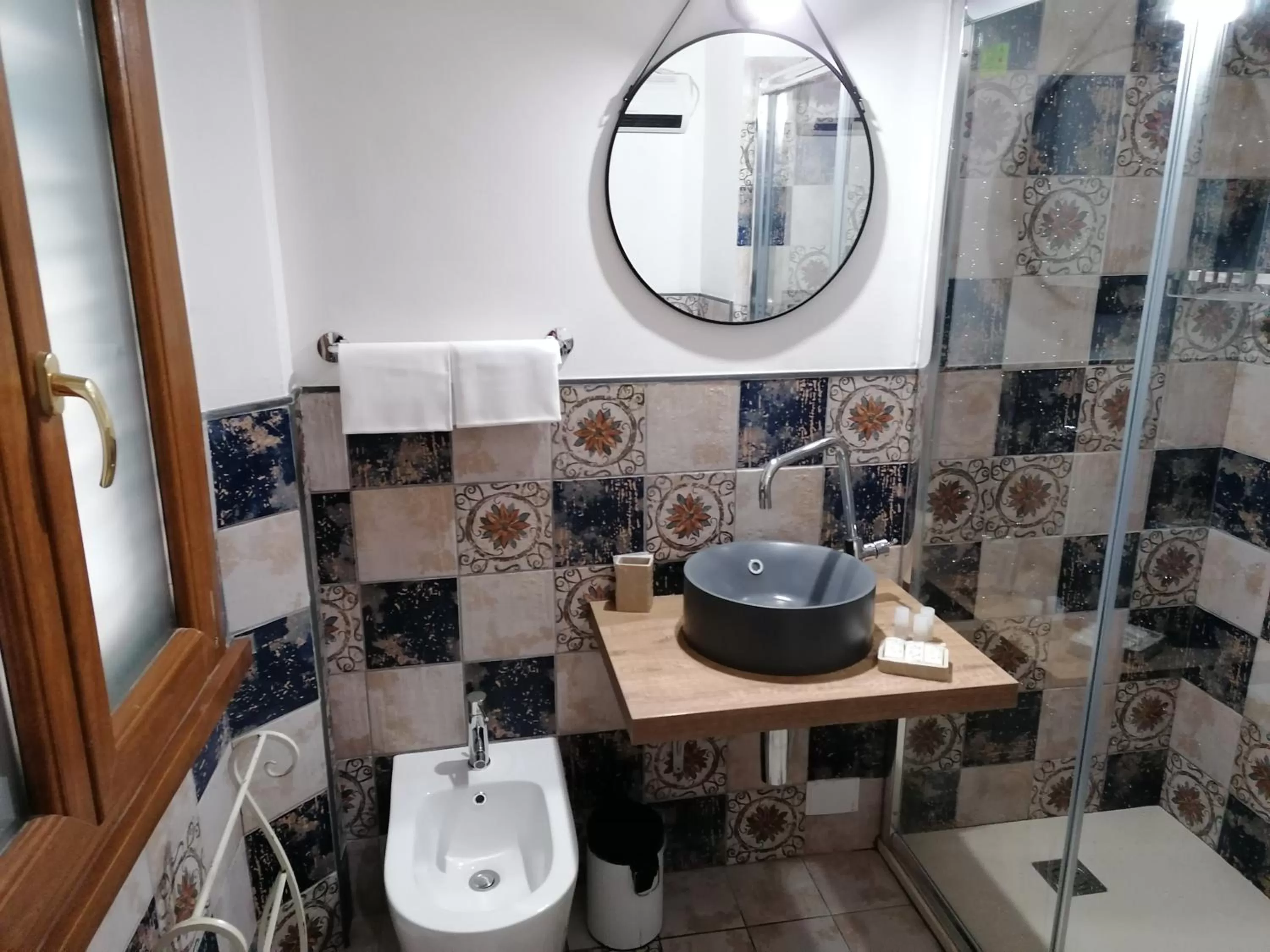 Bathroom in Cicerone Guest House