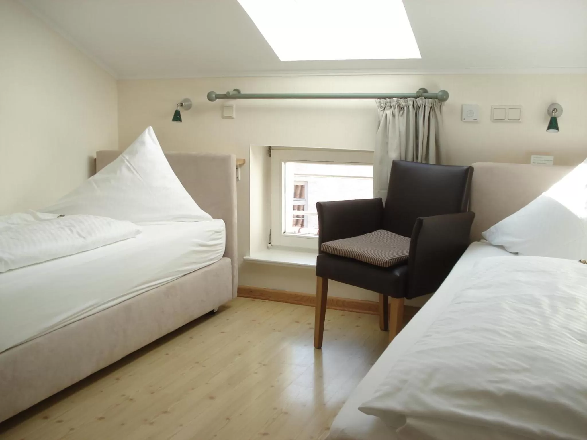 Bedroom, Bed in Hotel Pension Zur Fährbrücke