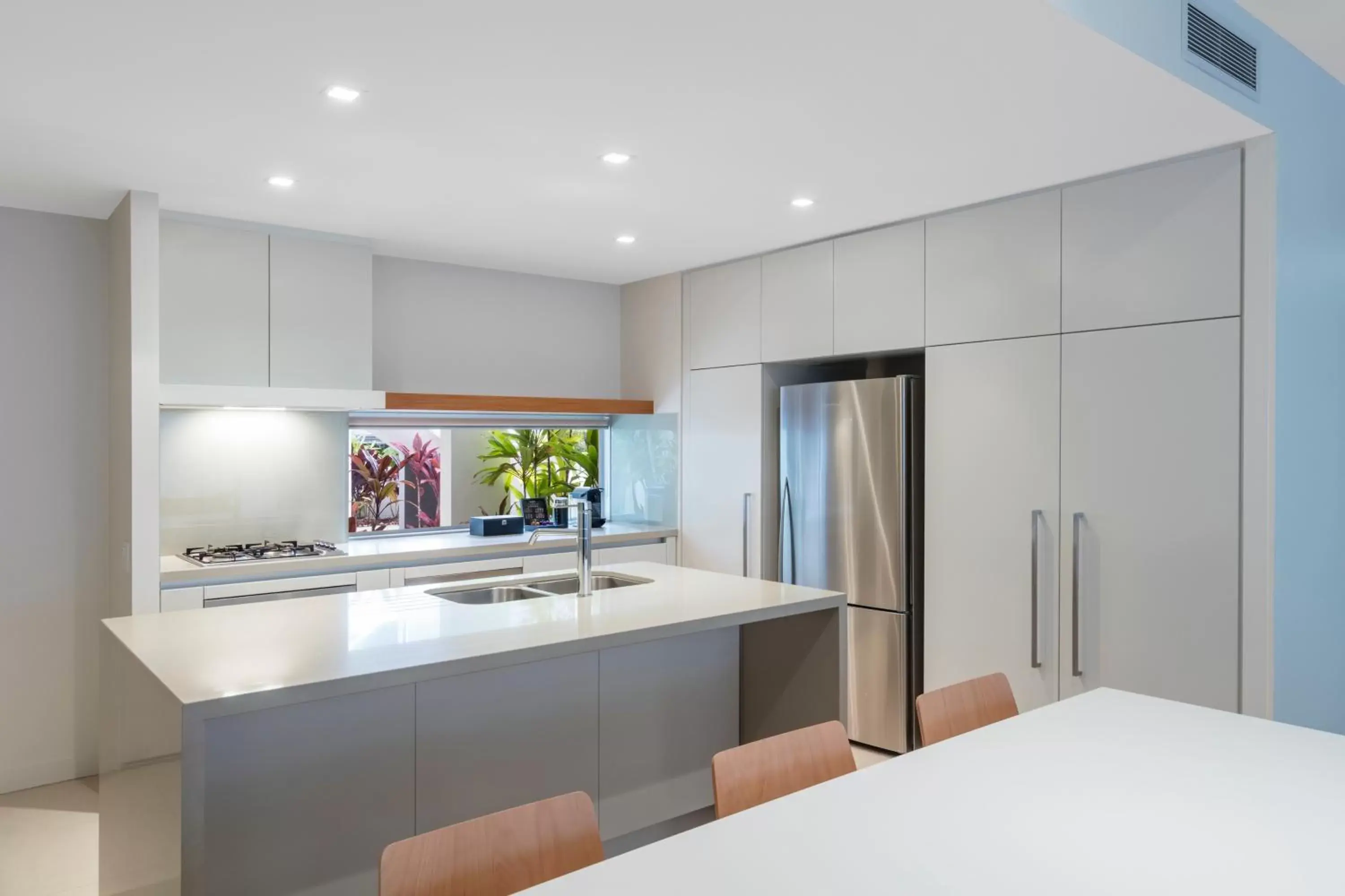 Kitchen or kitchenette, Kitchen/Kitchenette in RACV Noosa Resort