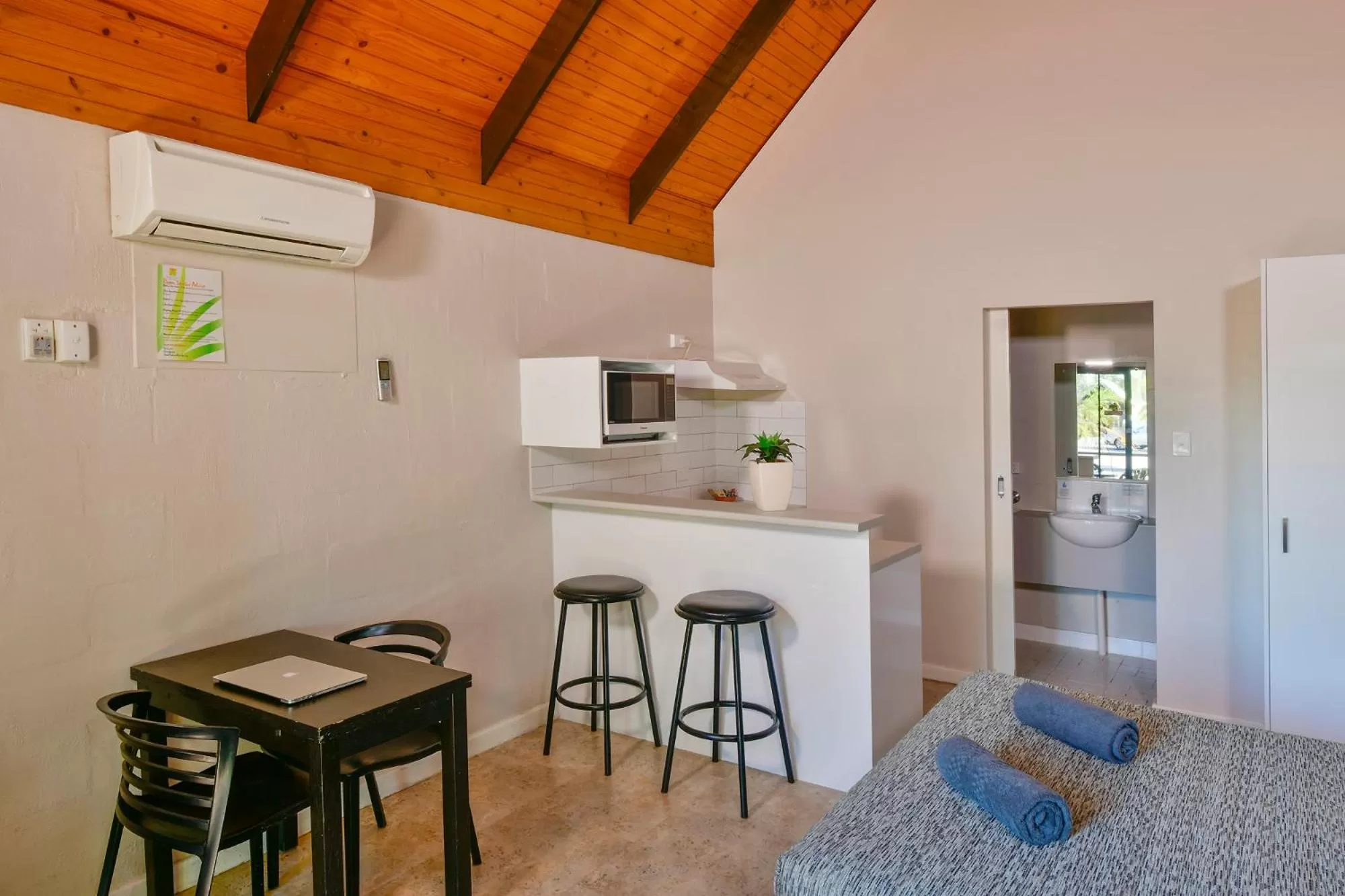 Kitchen or kitchenette in Desert Palms Alice Springs