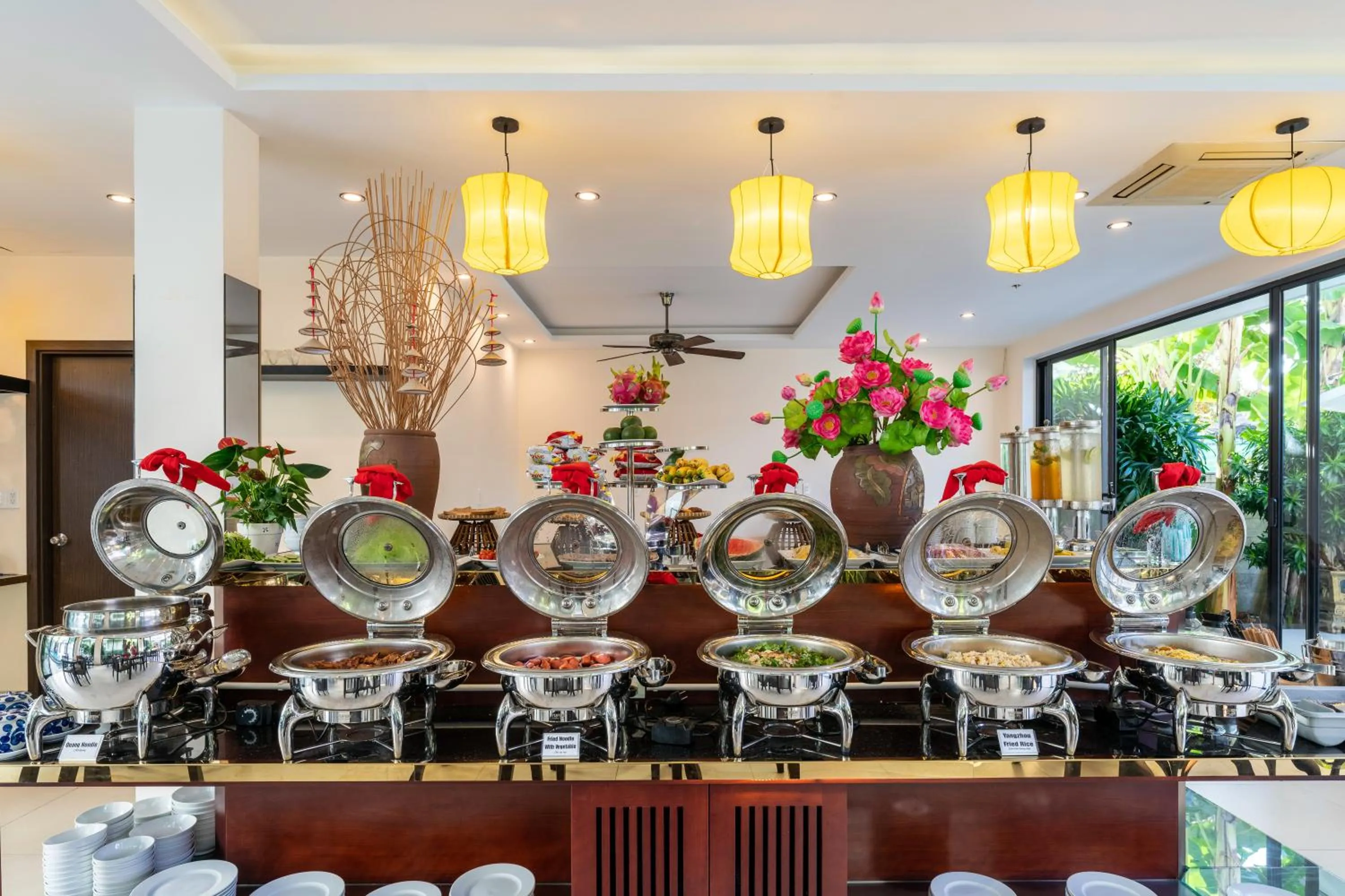 Restaurant/places to eat in Banana Garden Villa