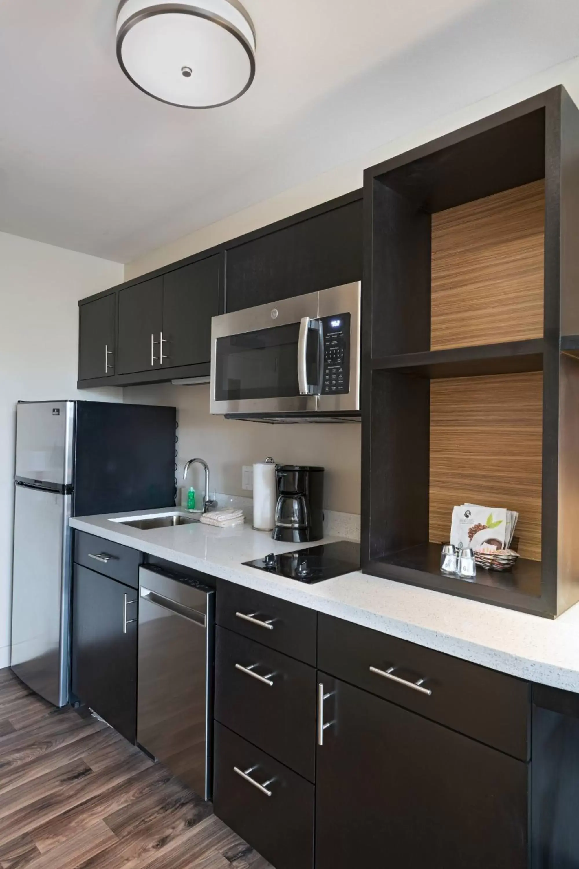 Kitchen or kitchenette, Kitchen/Kitchenette in TownePlace Suites by Marriott Dallas DFW Airport North/Irving