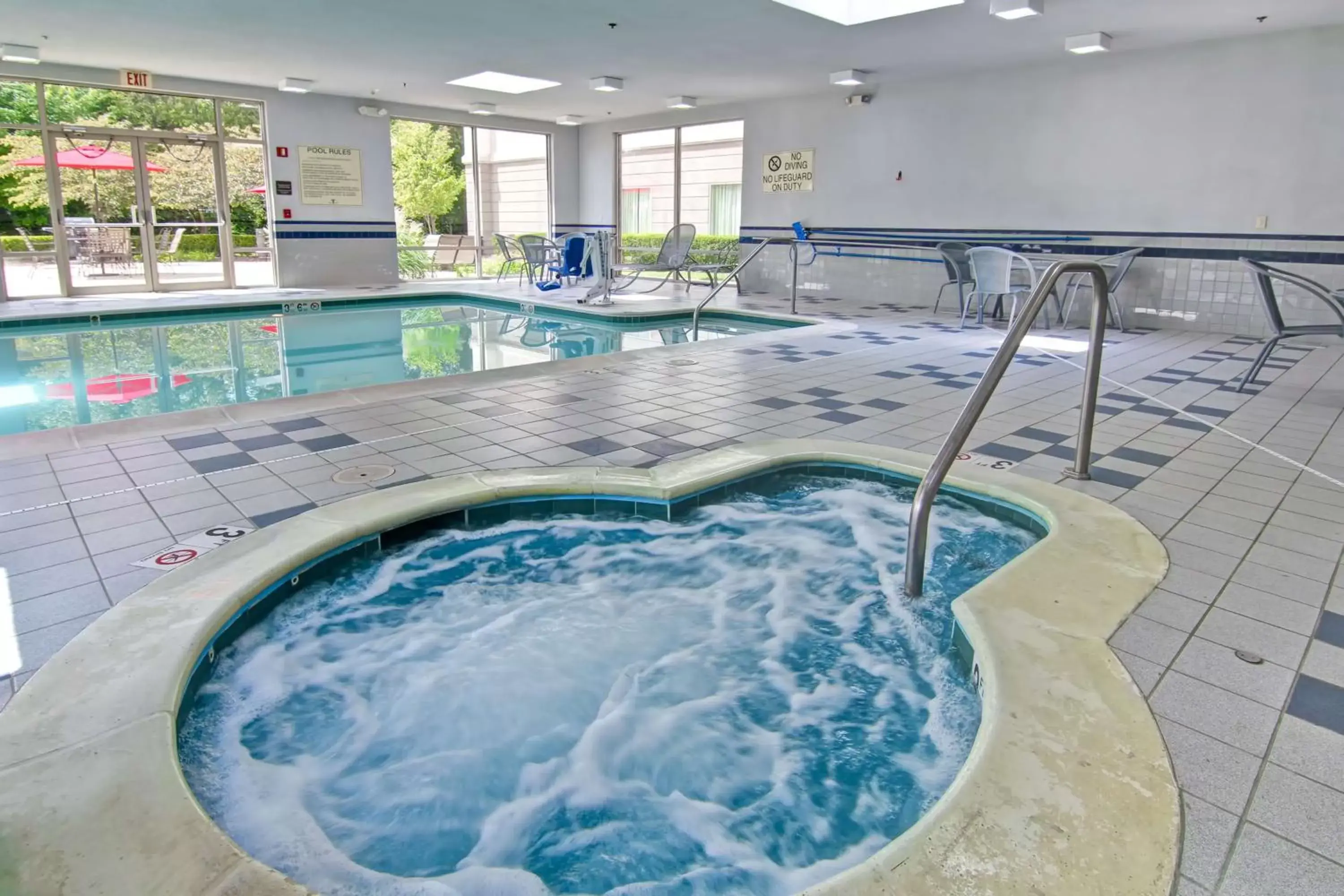 Pool view, Swimming Pool in Hampton Inn & Suites Leesburg