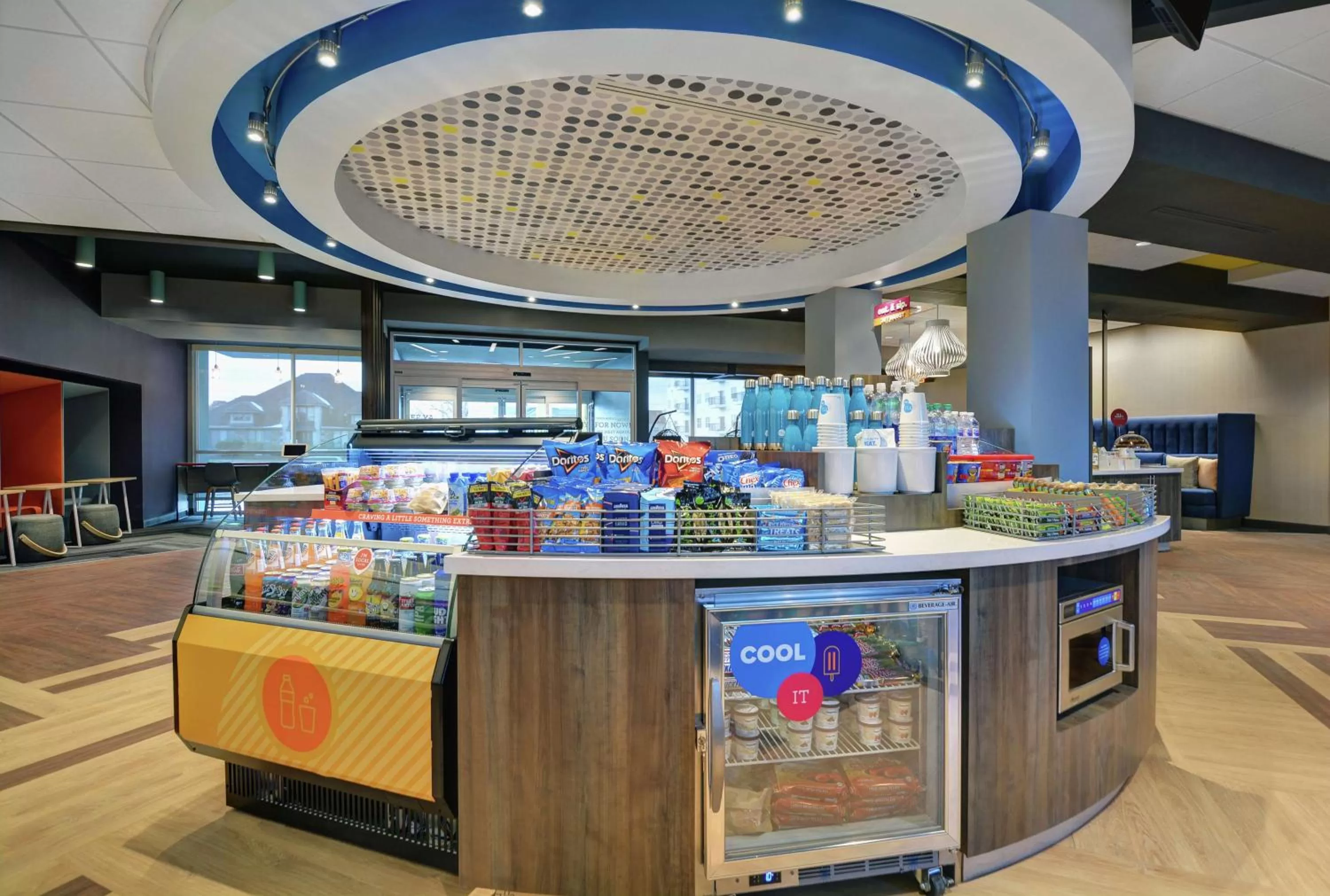 Restaurant/places to eat in Tru By Hilton Springfield Downtown