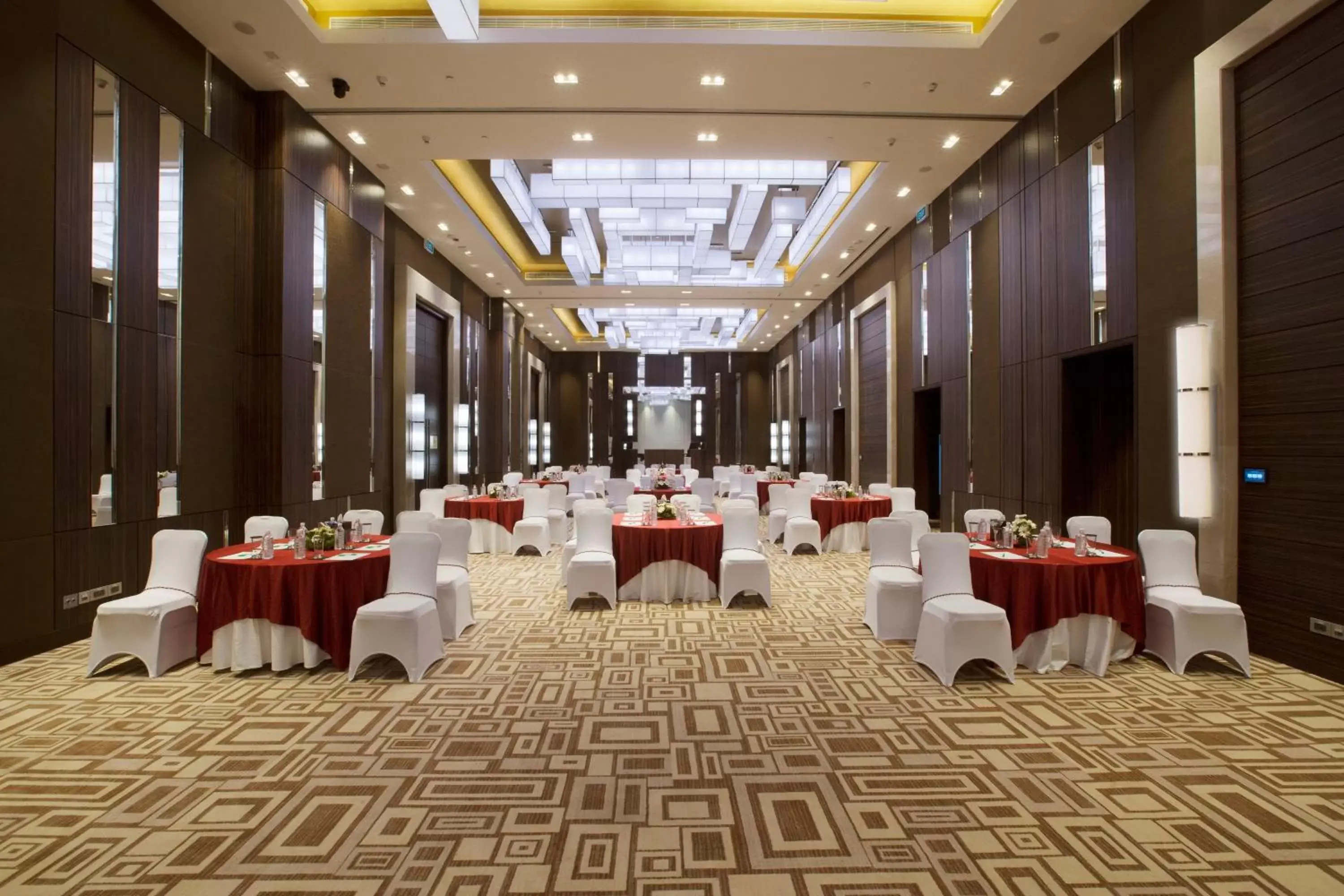 Meeting/conference room, Banquet Facilities in Holiday Inn Chennai OMR IT Expressway, an IHG Hotel