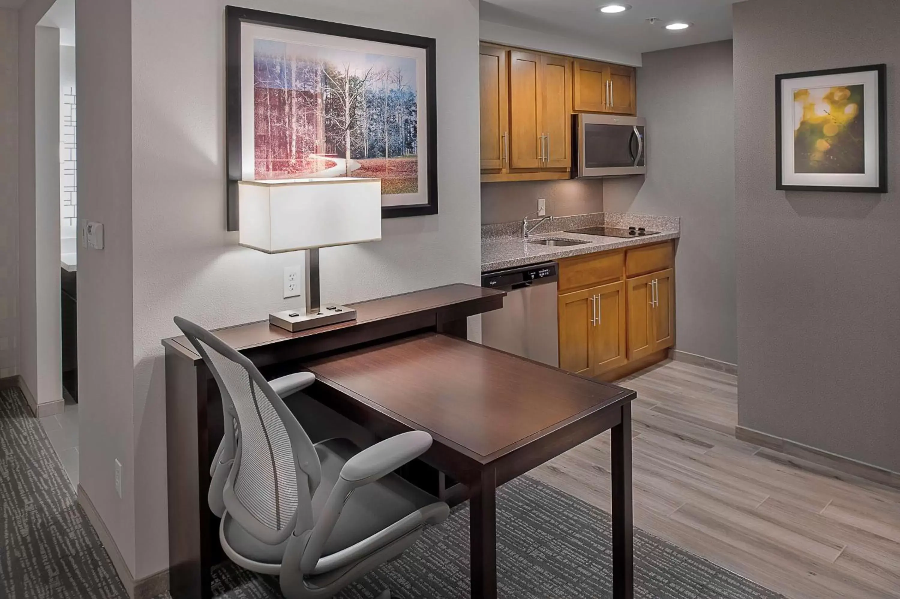 Kitchen or kitchenette, Kitchen/Kitchenette in Homewood Suites by Hilton St. Louis Westport