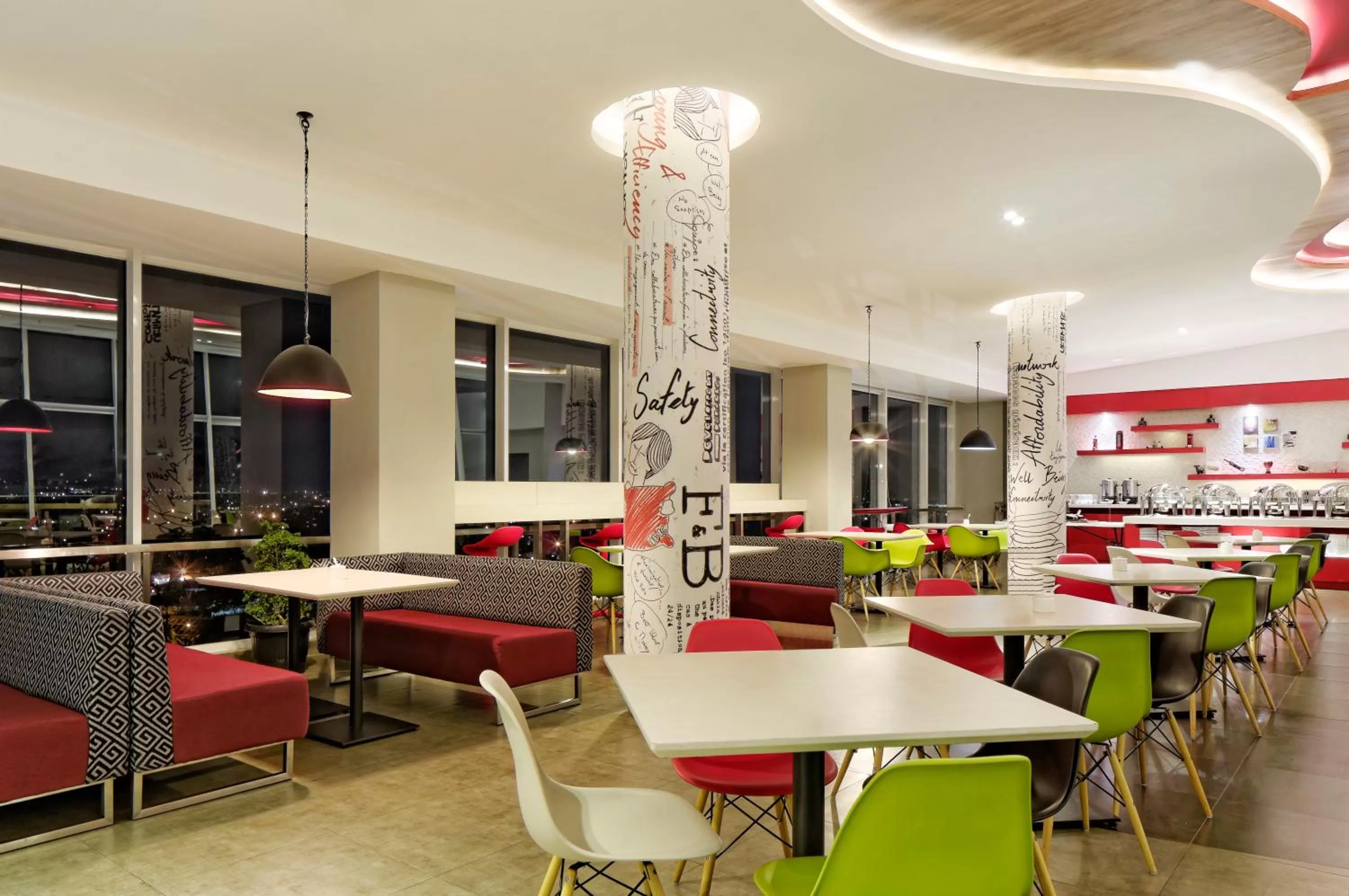 Restaurant/places to eat in Ibis Padang