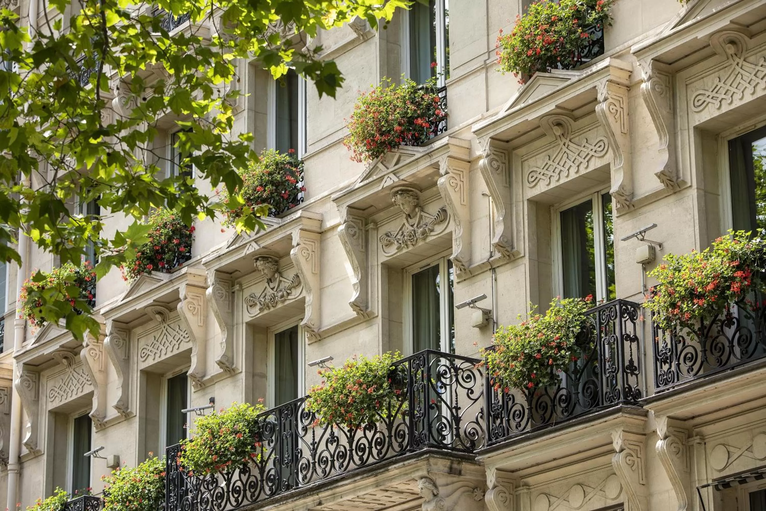 Facade/entrance in Hôtel Elysées Régencia