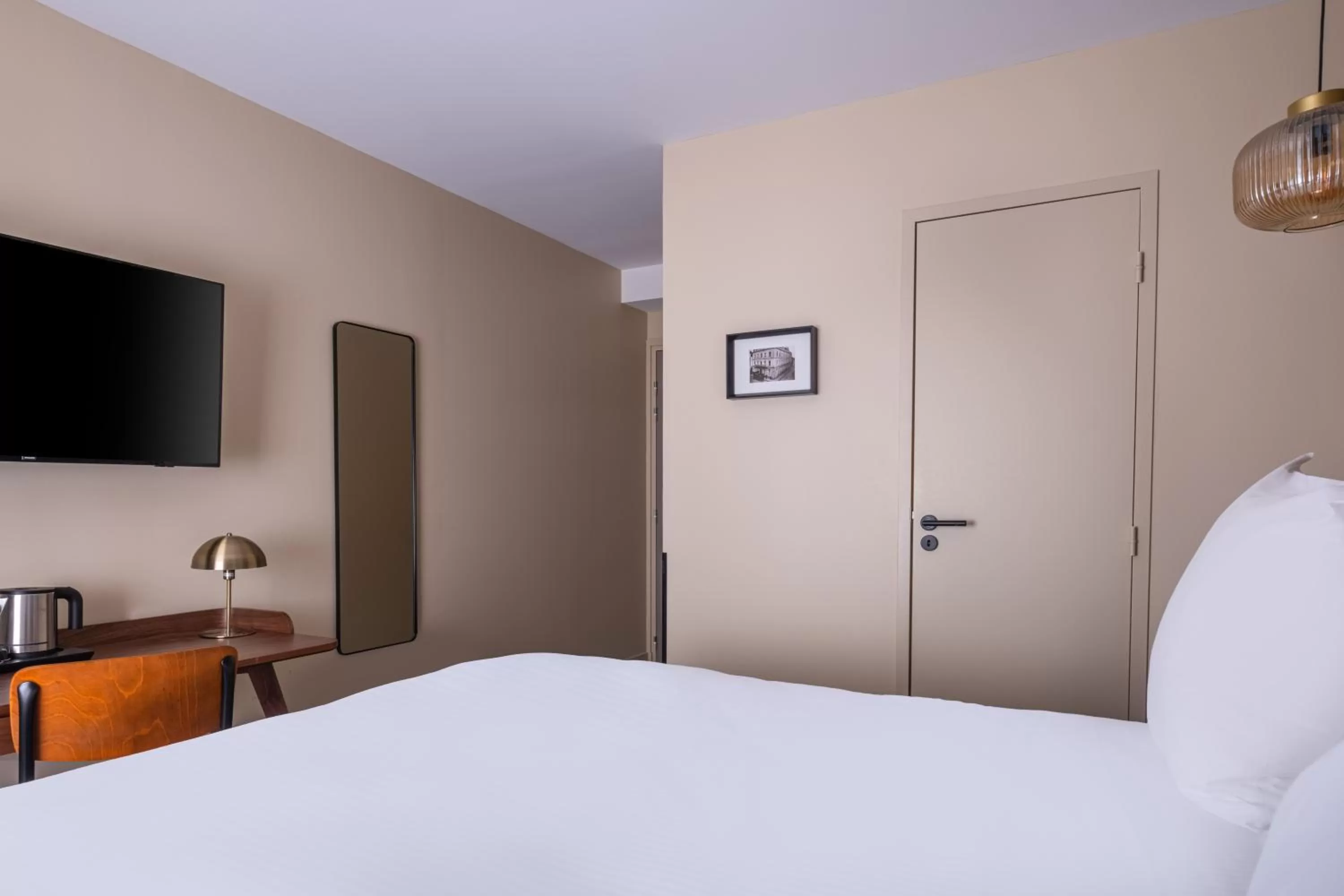 Photo of the whole room, Bed in Sure Hotel By Best Western Lorient Centre