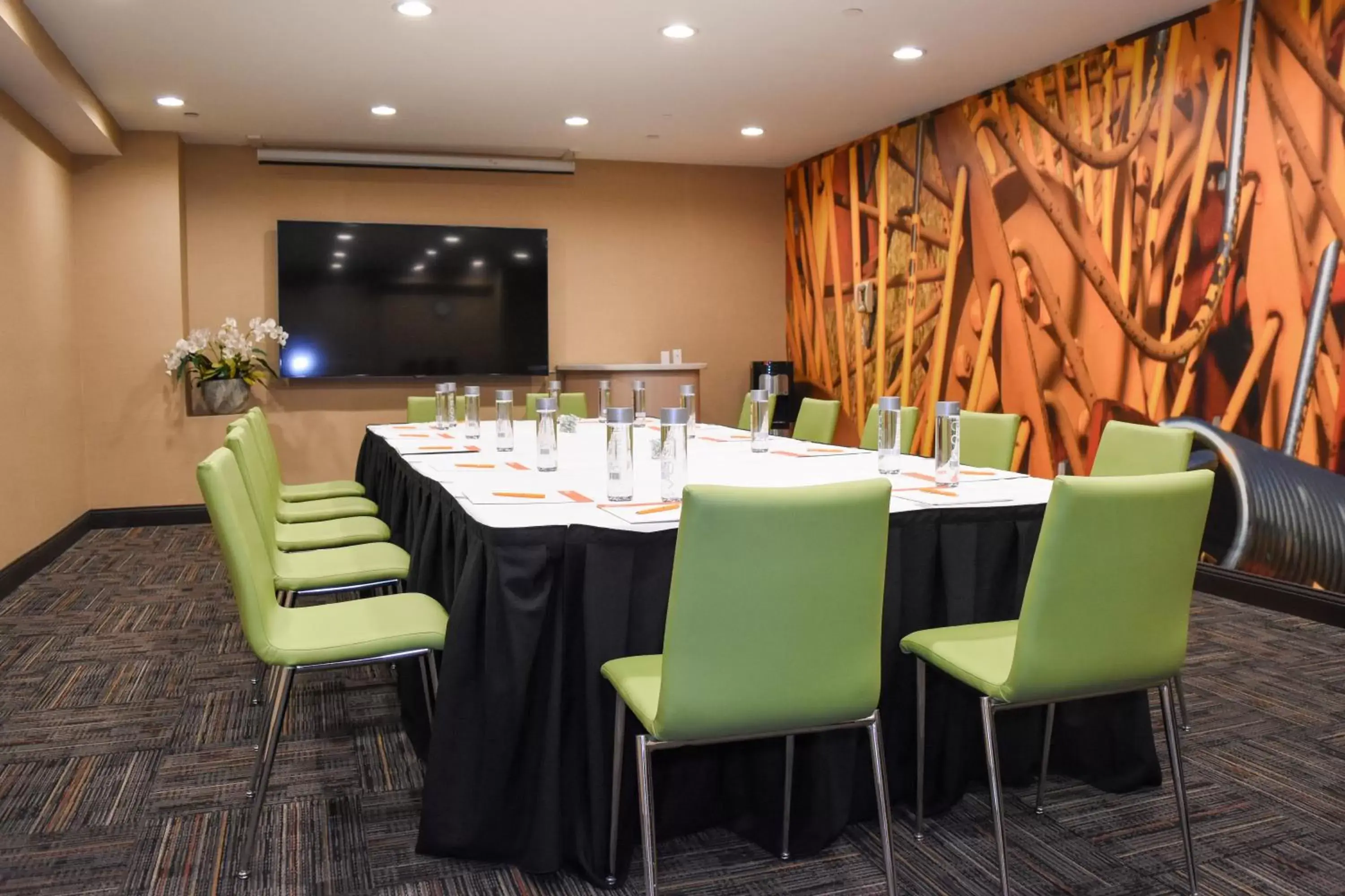 Meeting/conference room in Hotel Indigo Anaheim, an IHG Hotel