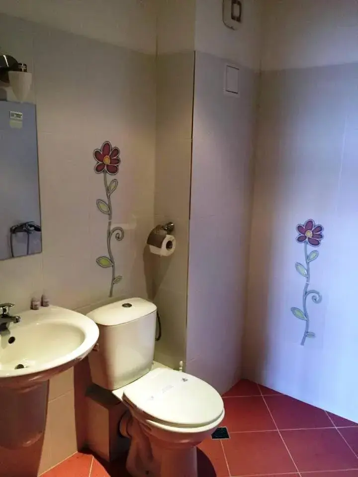 Bathroom in Hotel Alexander