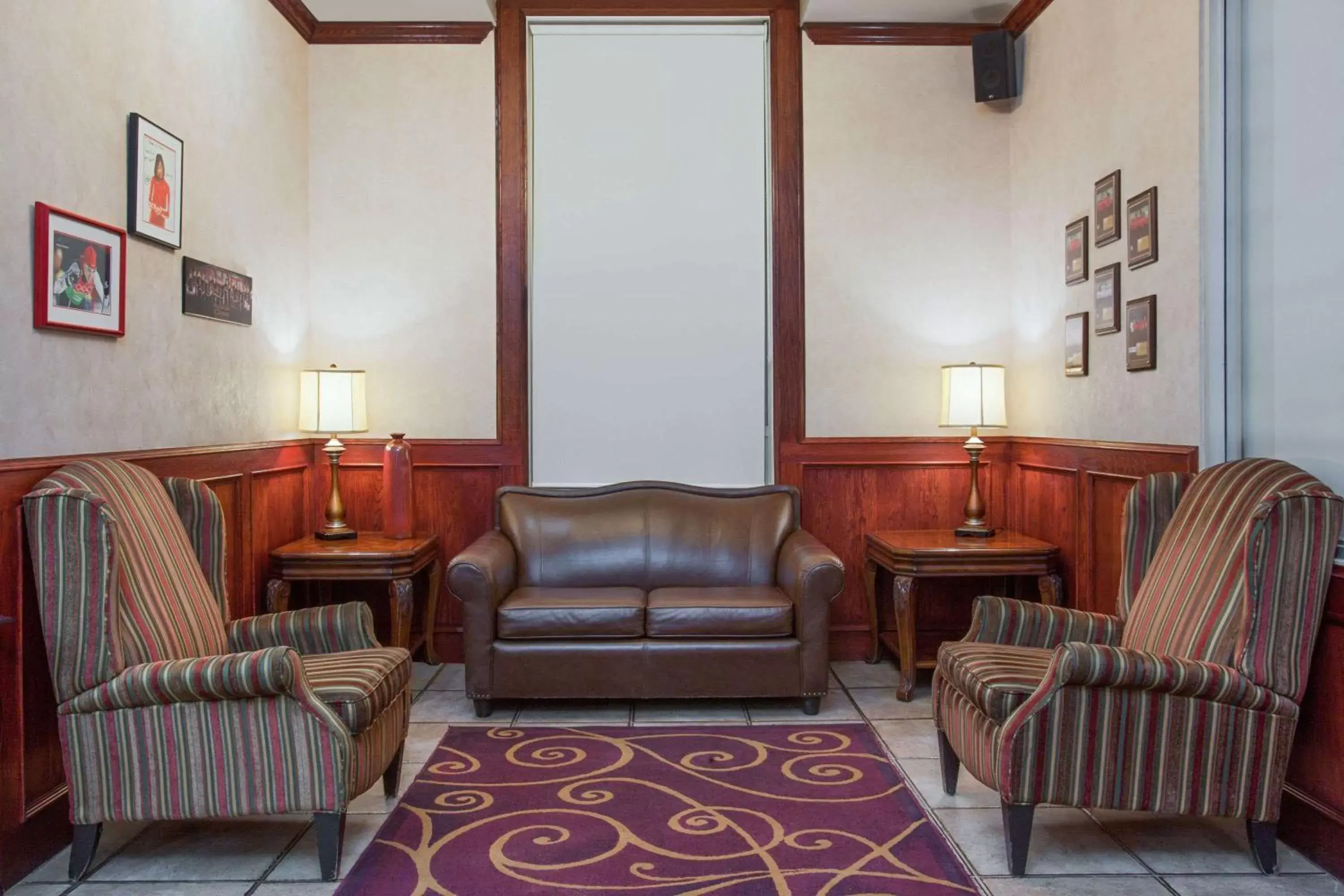 Lobby or reception in Ramada by Wyndham Red Deer Hotel & Suites