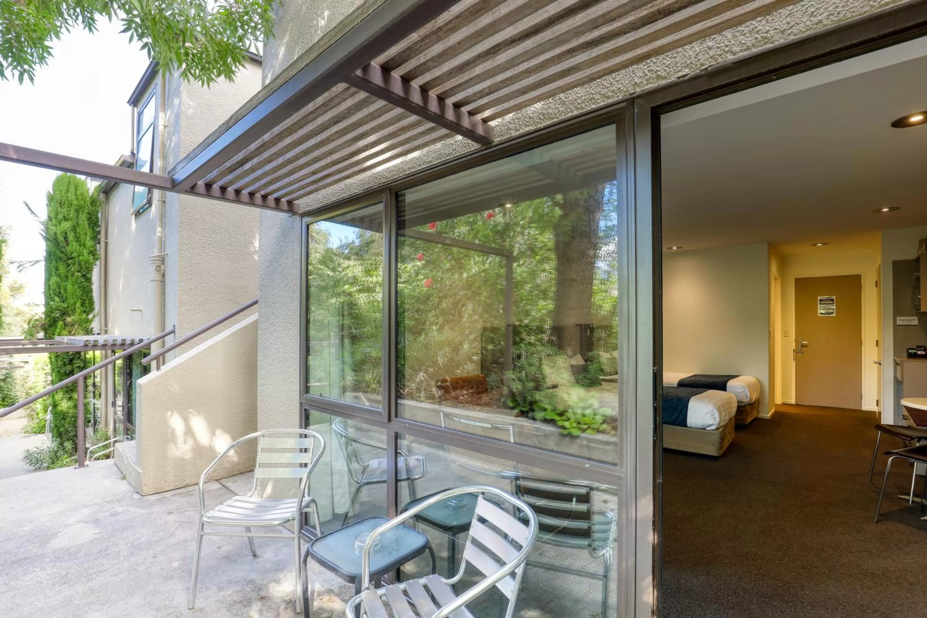 Patio in Garden Court Suites & Apartments