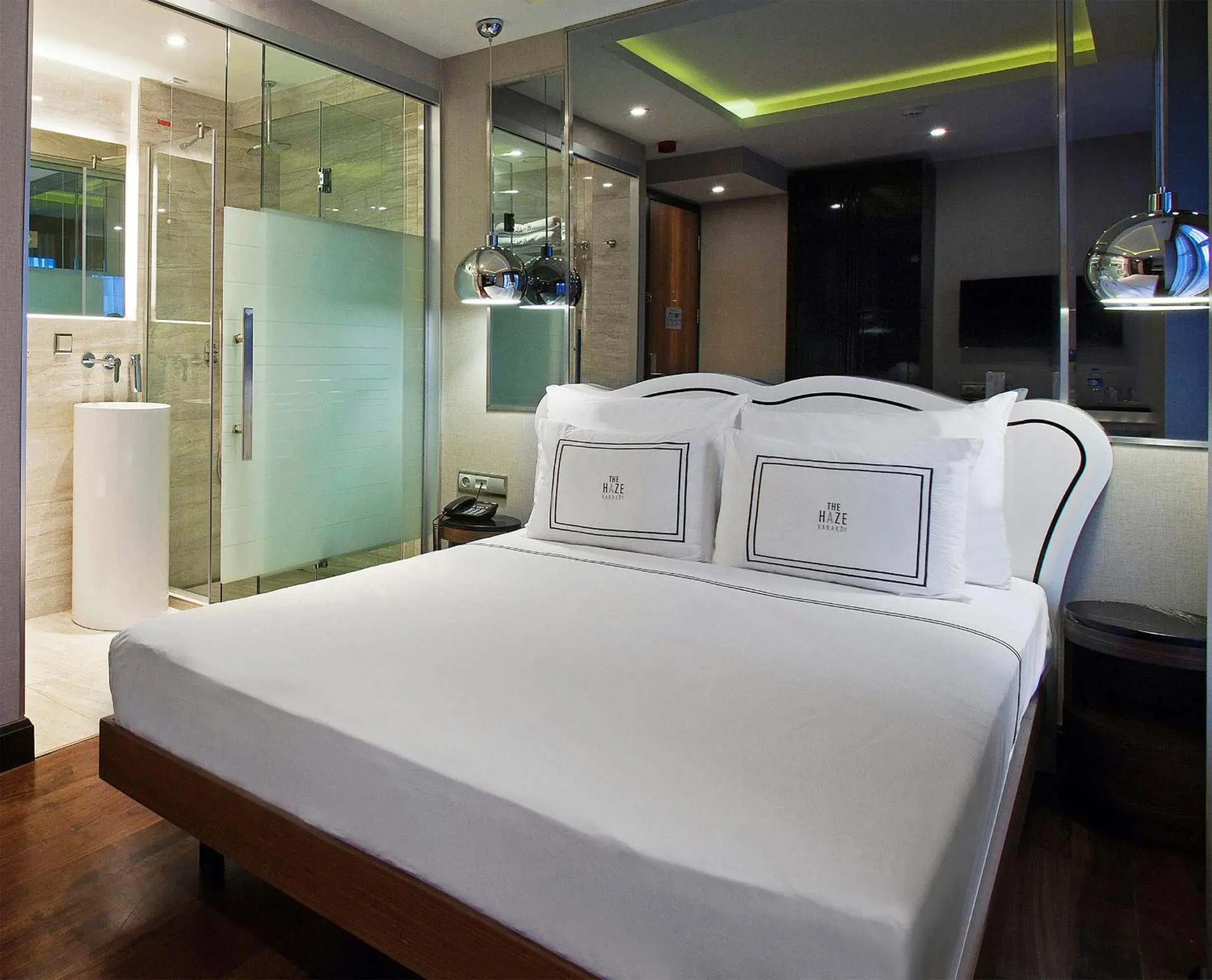 Bathroom, Bed in The Haze Karaköy