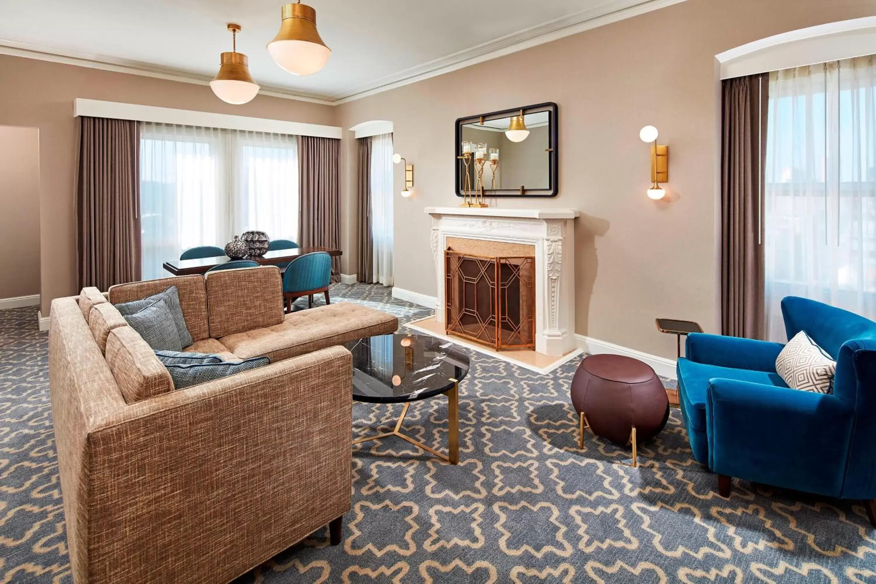 Bedroom, Seating Area in Hotel Adagio, Autograph Collection