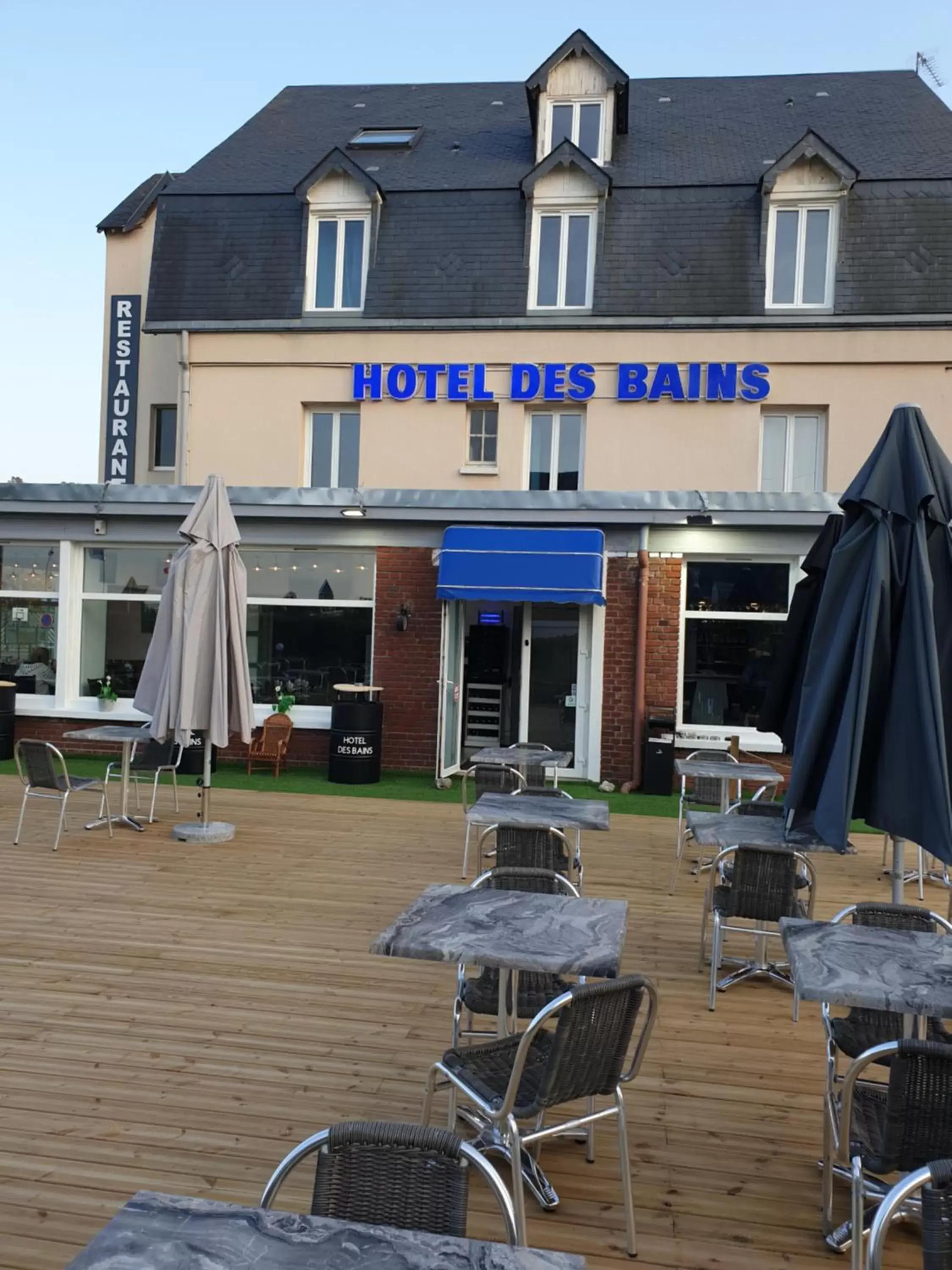 Property Building in Hotel Des Bains