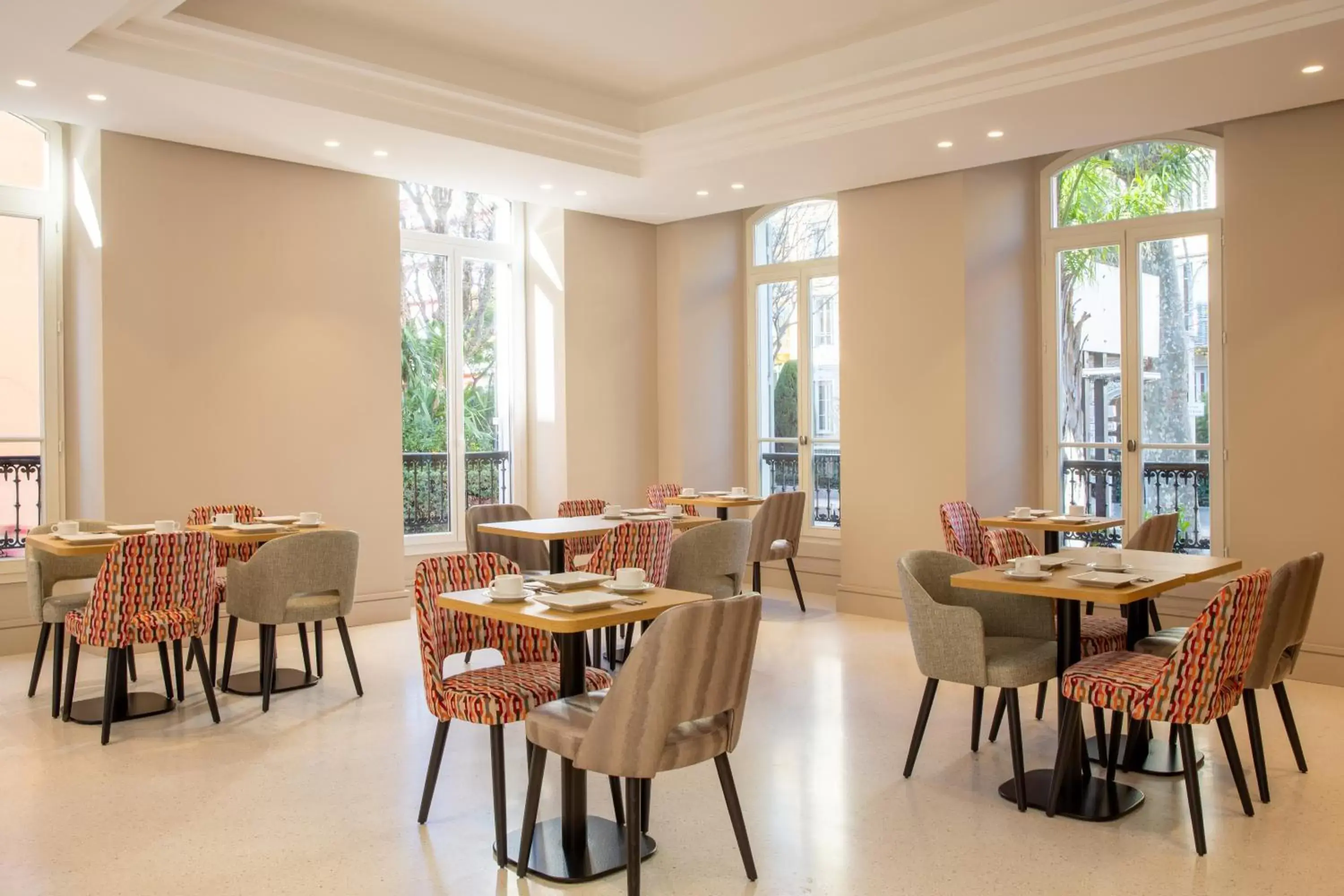 Breakfast, Restaurant/Places to Eat in Hôtel Apollinaire Nice