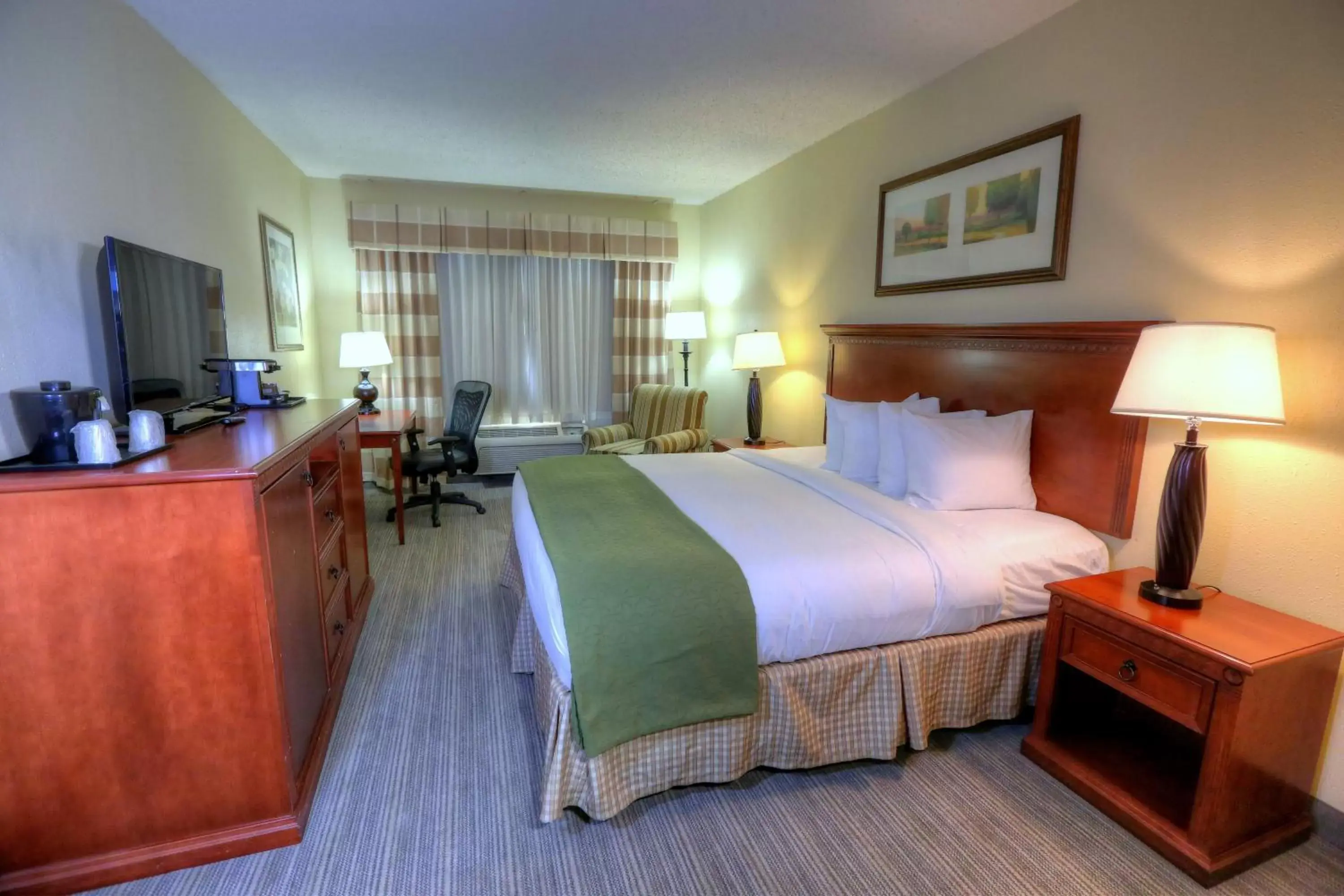 King Room - Non-Smoking in Country Inn & Suites by Radisson, Charlotte I-85 Airport, NC