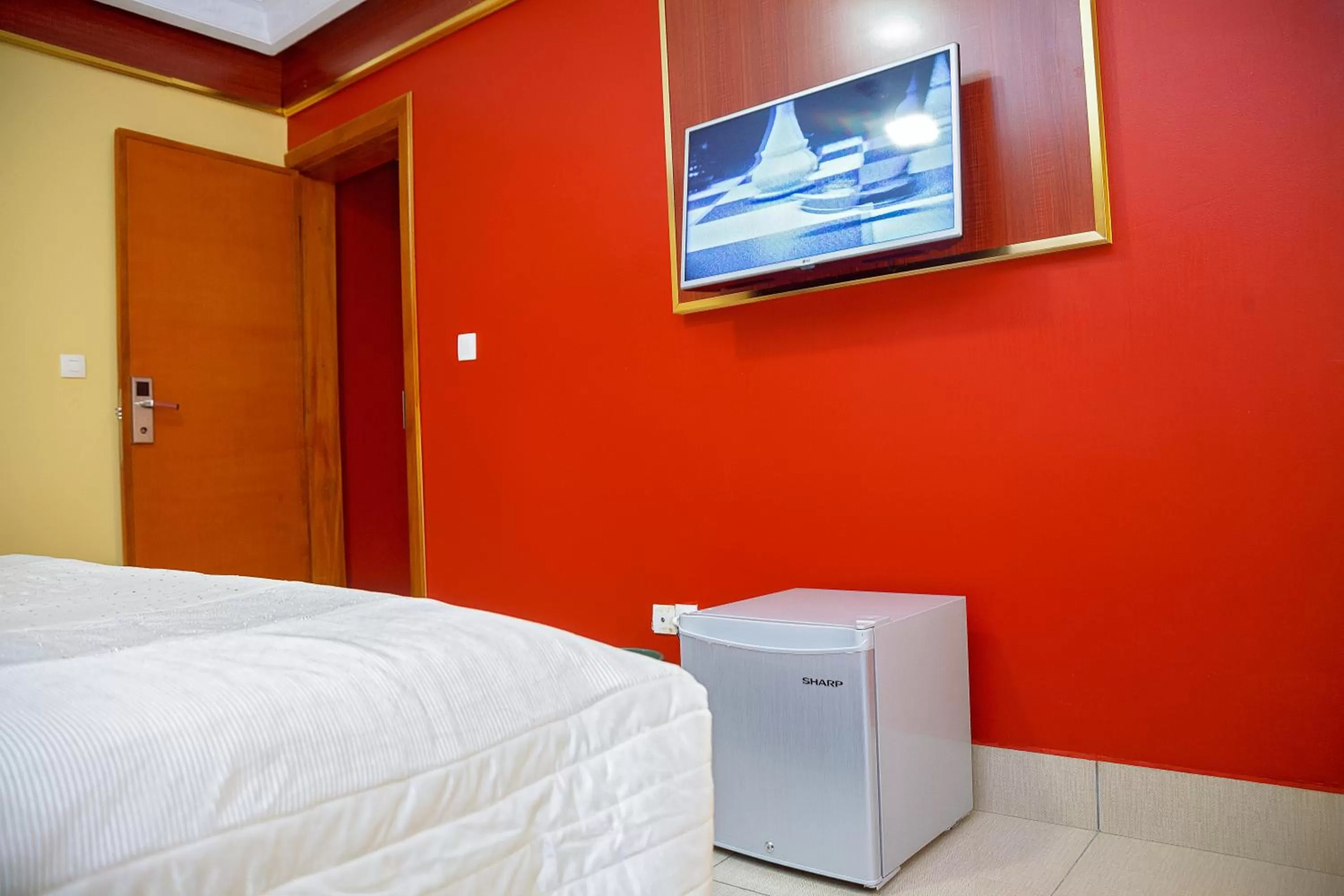 NOUBOU INTERNATIONAL HOTEL BONAPRISO