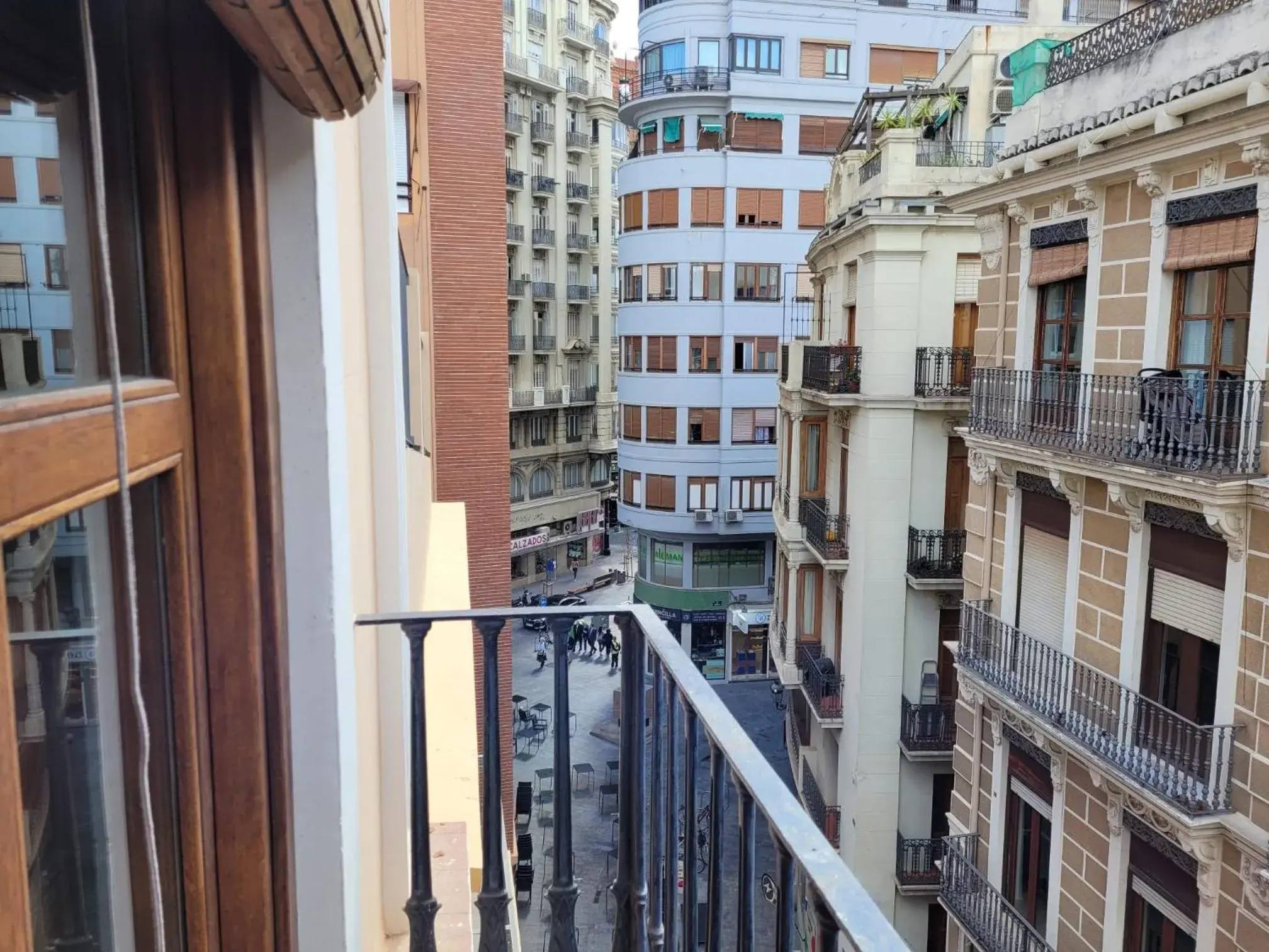 City view, Balcony/Terrace in Living Valencia Apartments - Merced