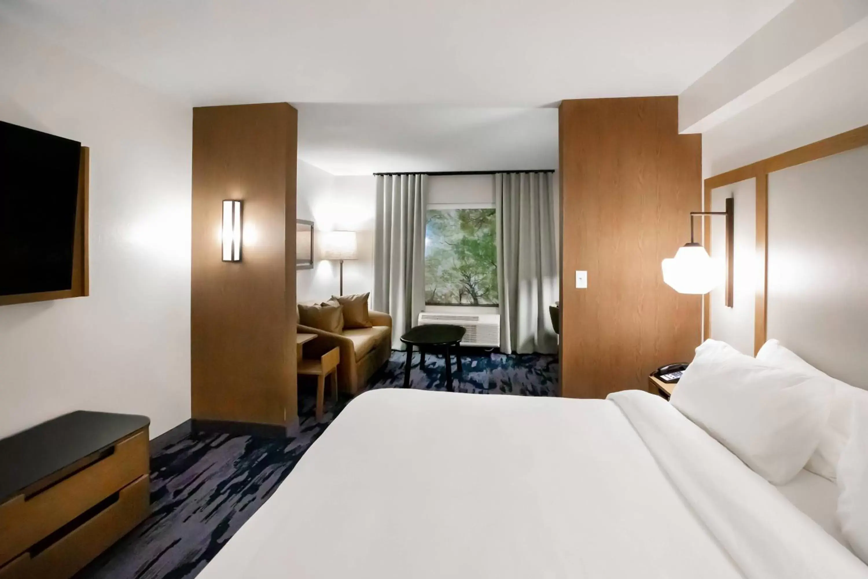 Bedroom, Bed in Fairfield by Marriott Inn & Suites Louisville Airport
