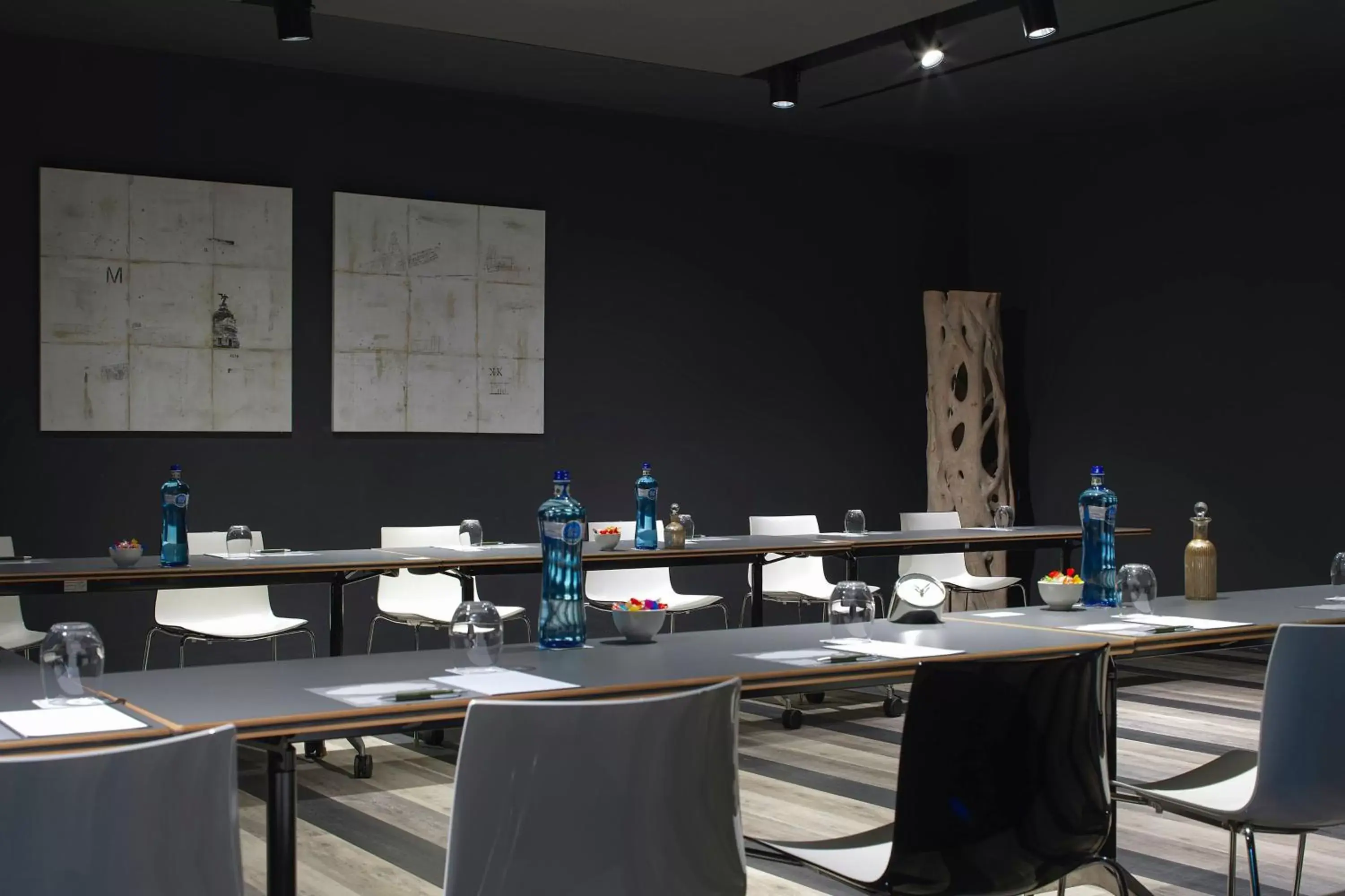 Meeting/conference room, Restaurant/Places to Eat in Renaissance Barcelona Fira Hotel