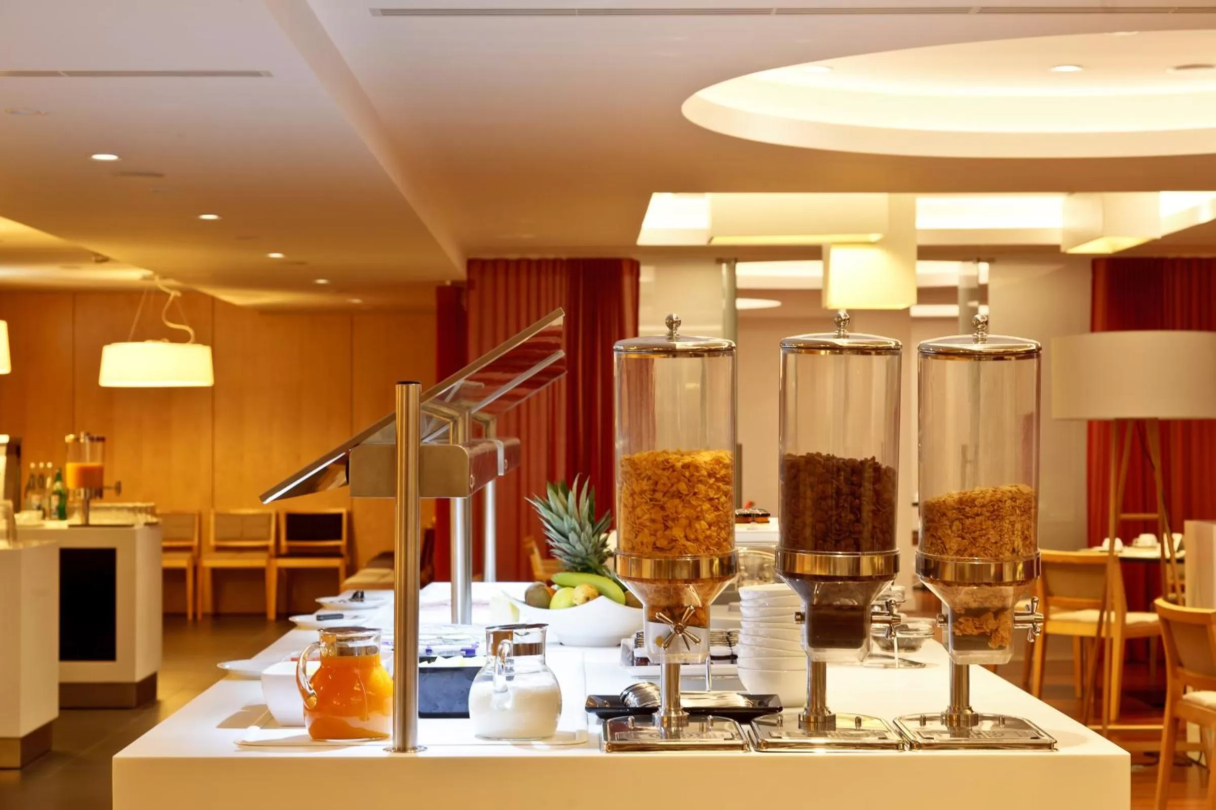 Buffet breakfast in Hotel Mercure Braga Centro