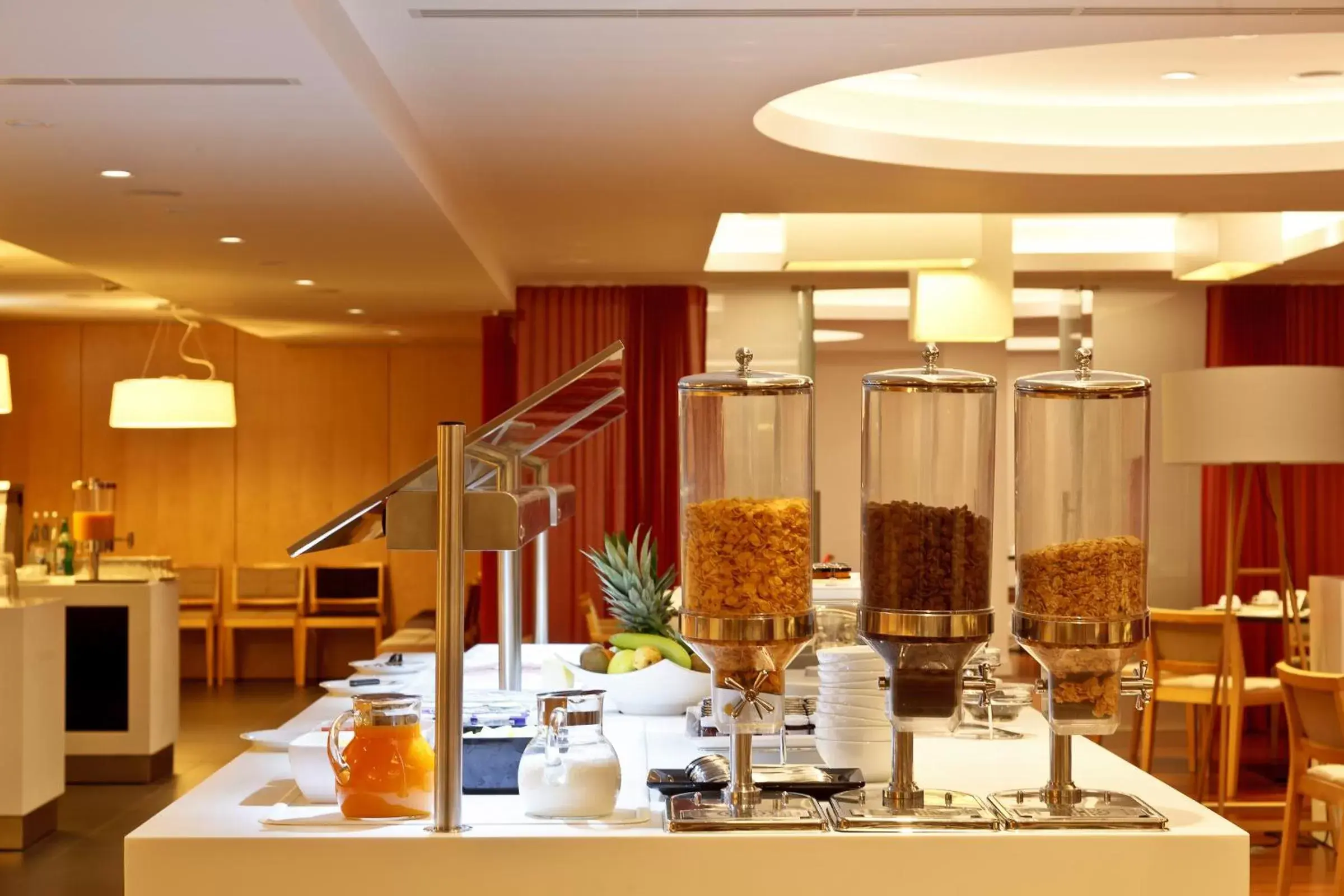 Buffet breakfast, Restaurant/Places to Eat in Hotel Mercure Braga Centro