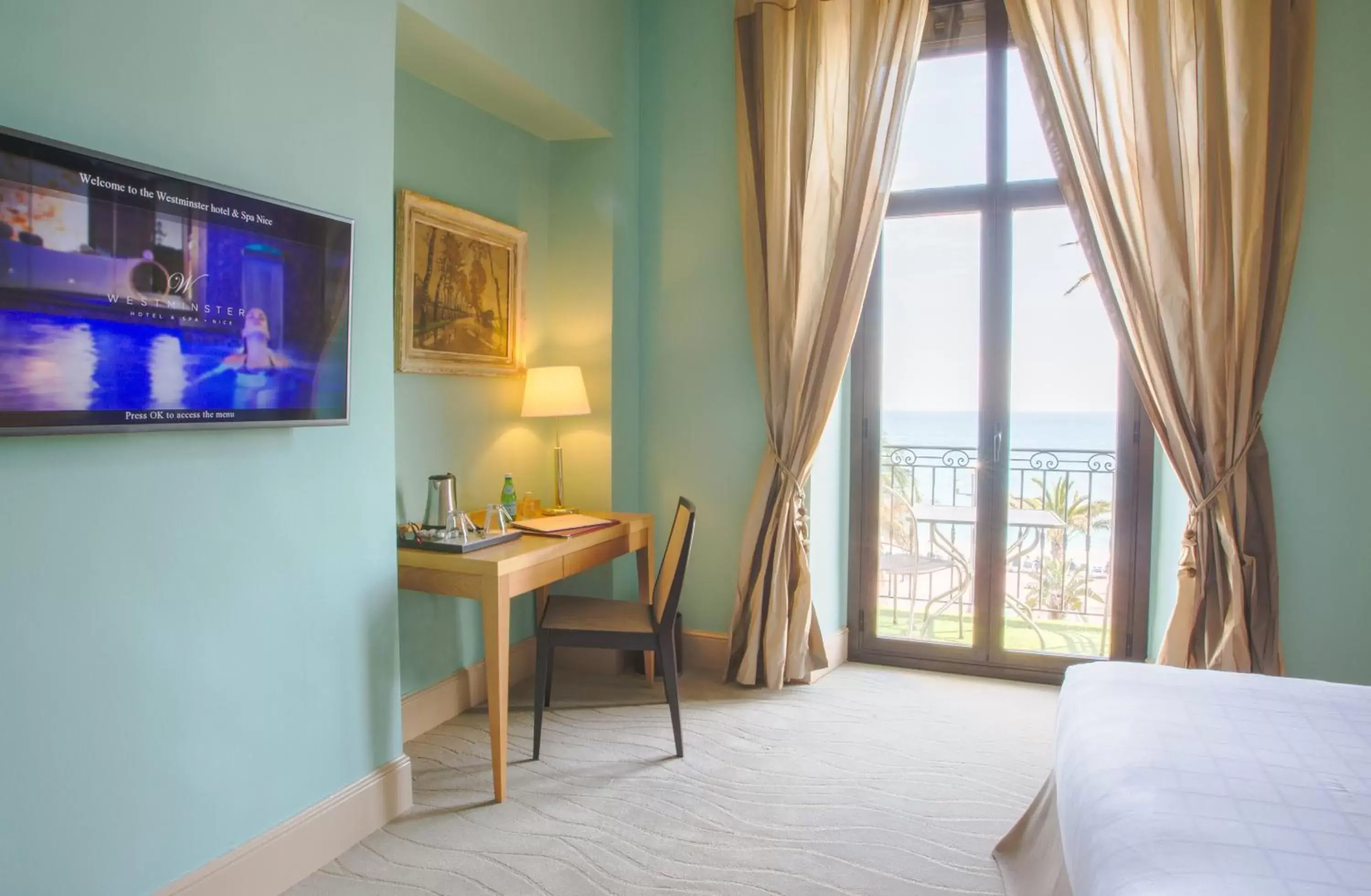 Sea view, TV/Entertainment Center in Westminster Hotel & Spa Nice