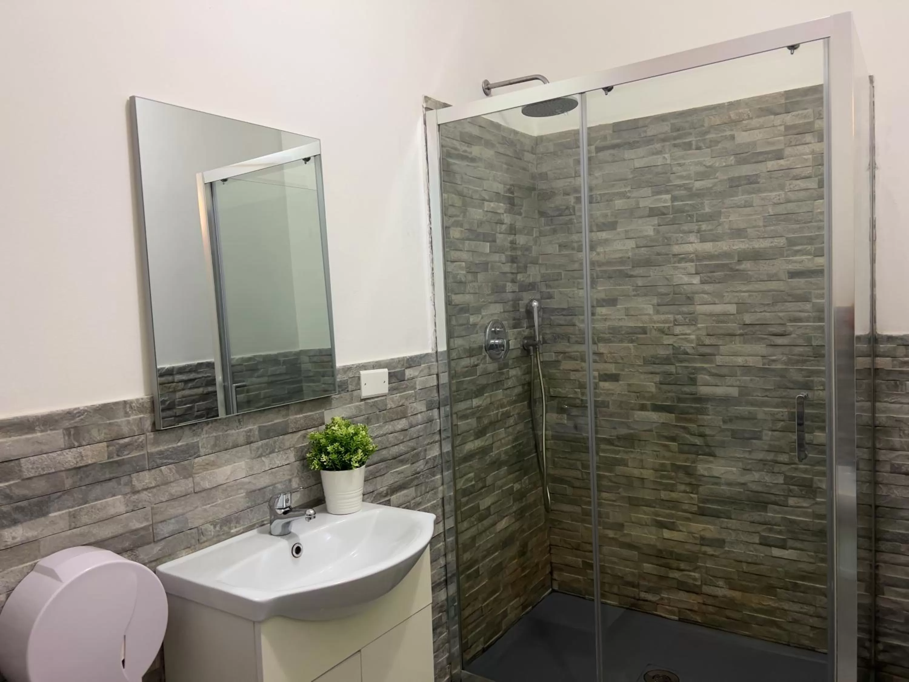 Bathroom in APPARTME Guest House Seveso 40