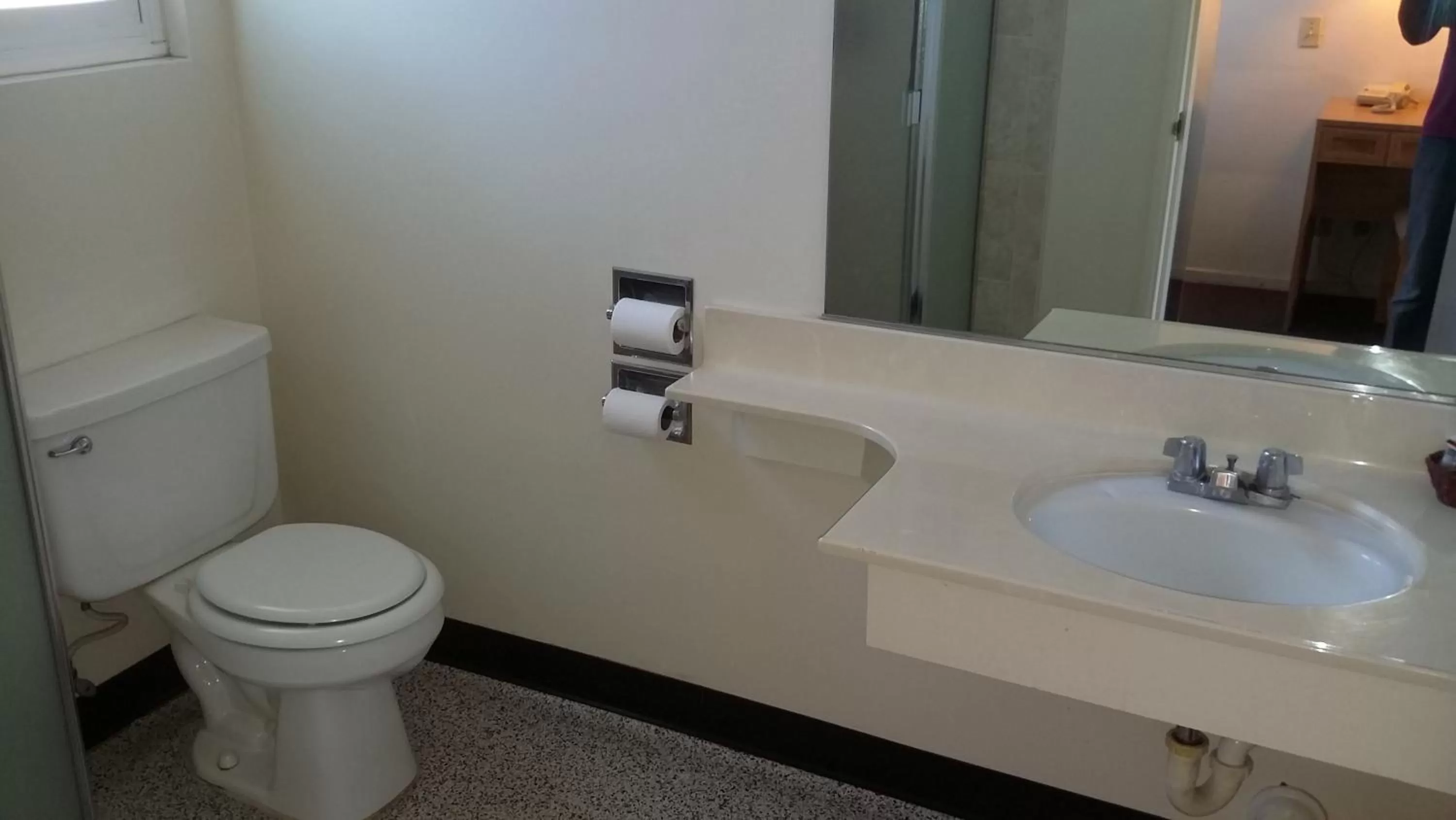 Bathroom in Villa Motel