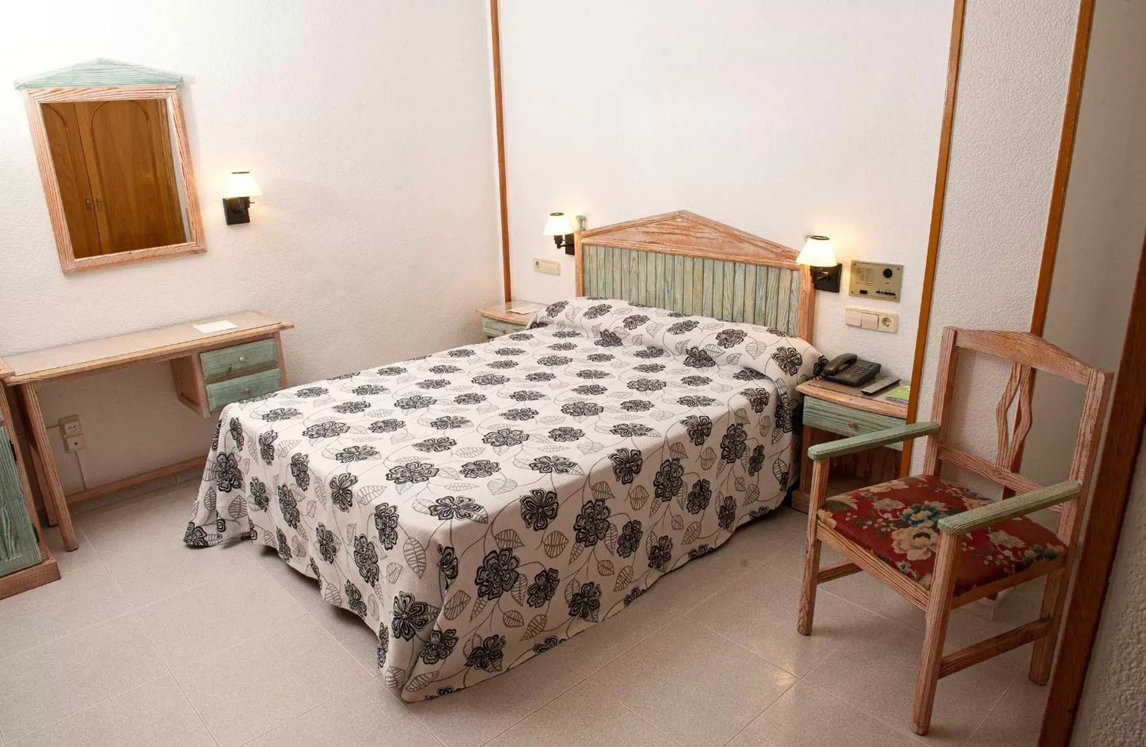 Decorative detail, Bed in Hotel Azahar Decorative detail, Bed in Hotel Azahar