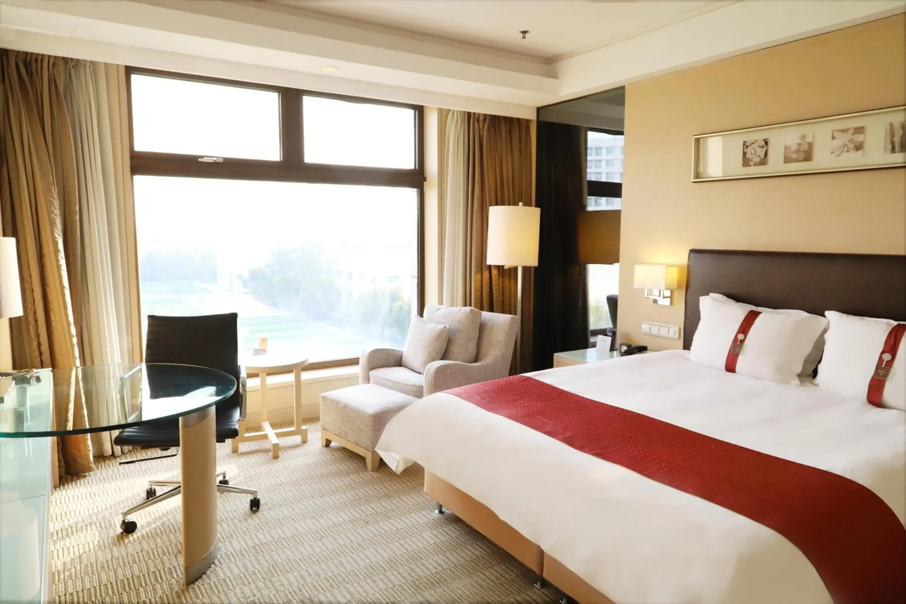 Photo of the whole room in Qingdao Parkview Holiday Hotel