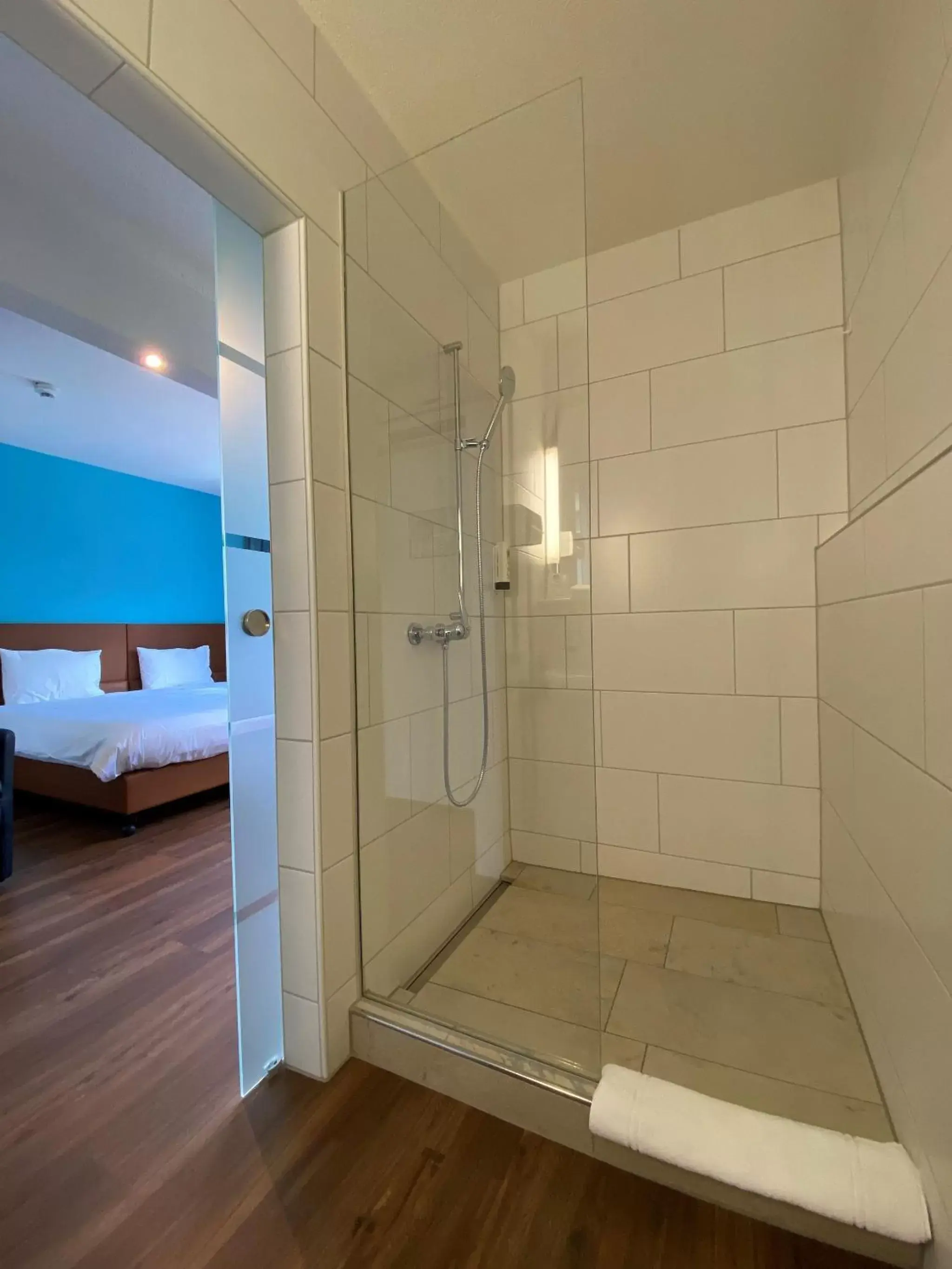 Shower, Bathroom in Royal Hotel Zurich