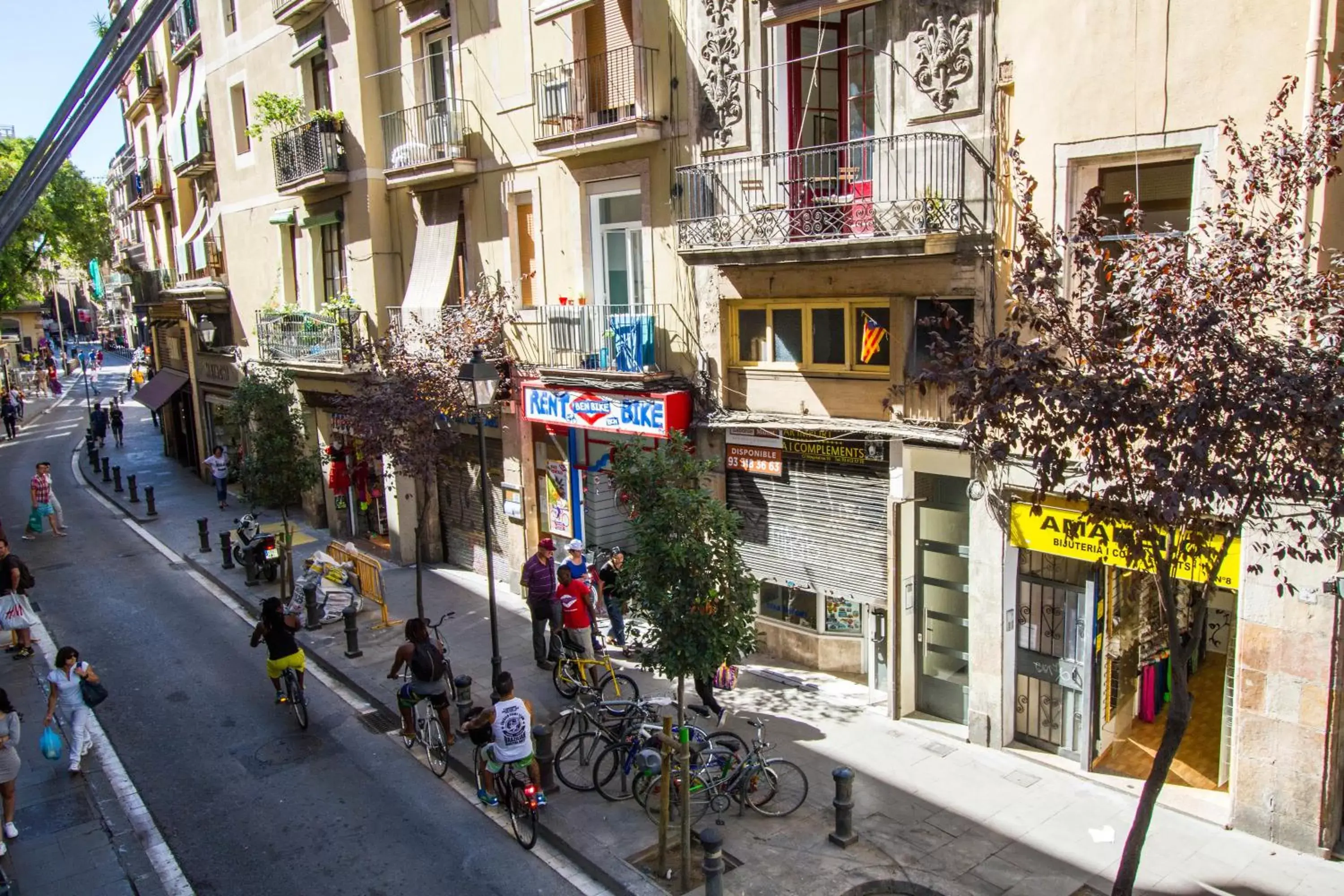 Street view in Moderno Street view in Moderno