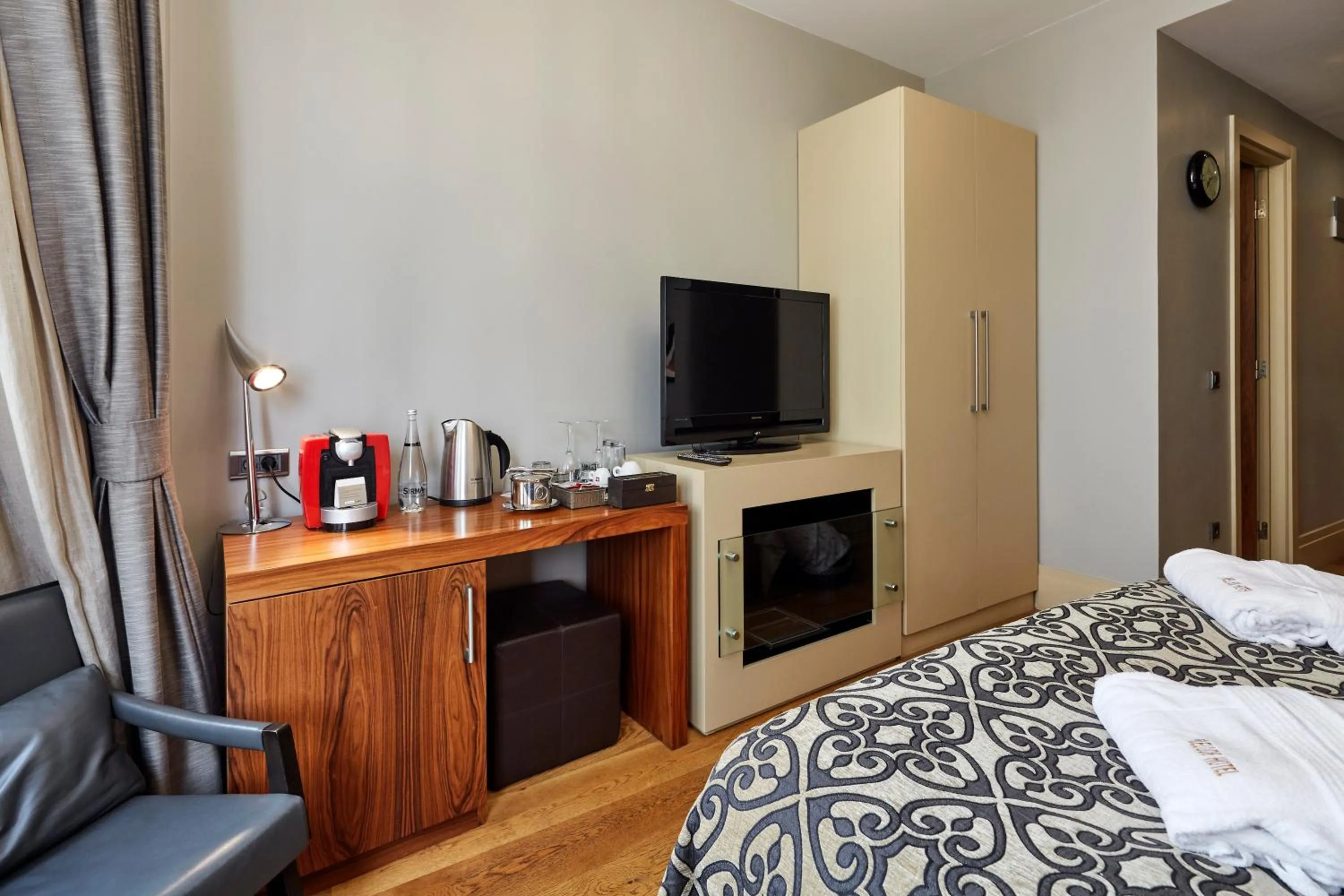 Coffee/tea facilities, Bed in Taksim Prelude Hotel