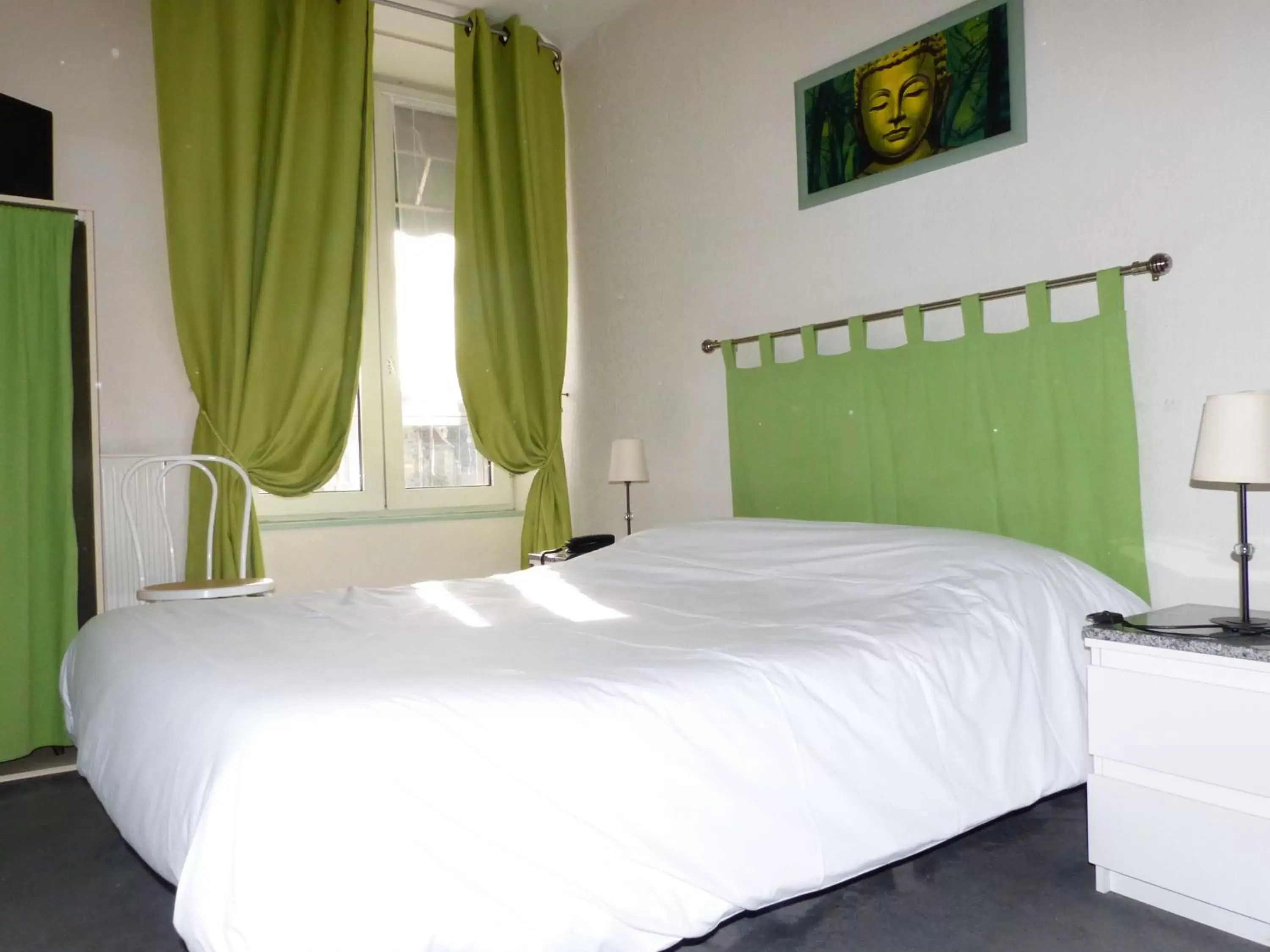 Bed in Logis Hôtel Au Croissant Bed in Logis Hôtel Au Croissant