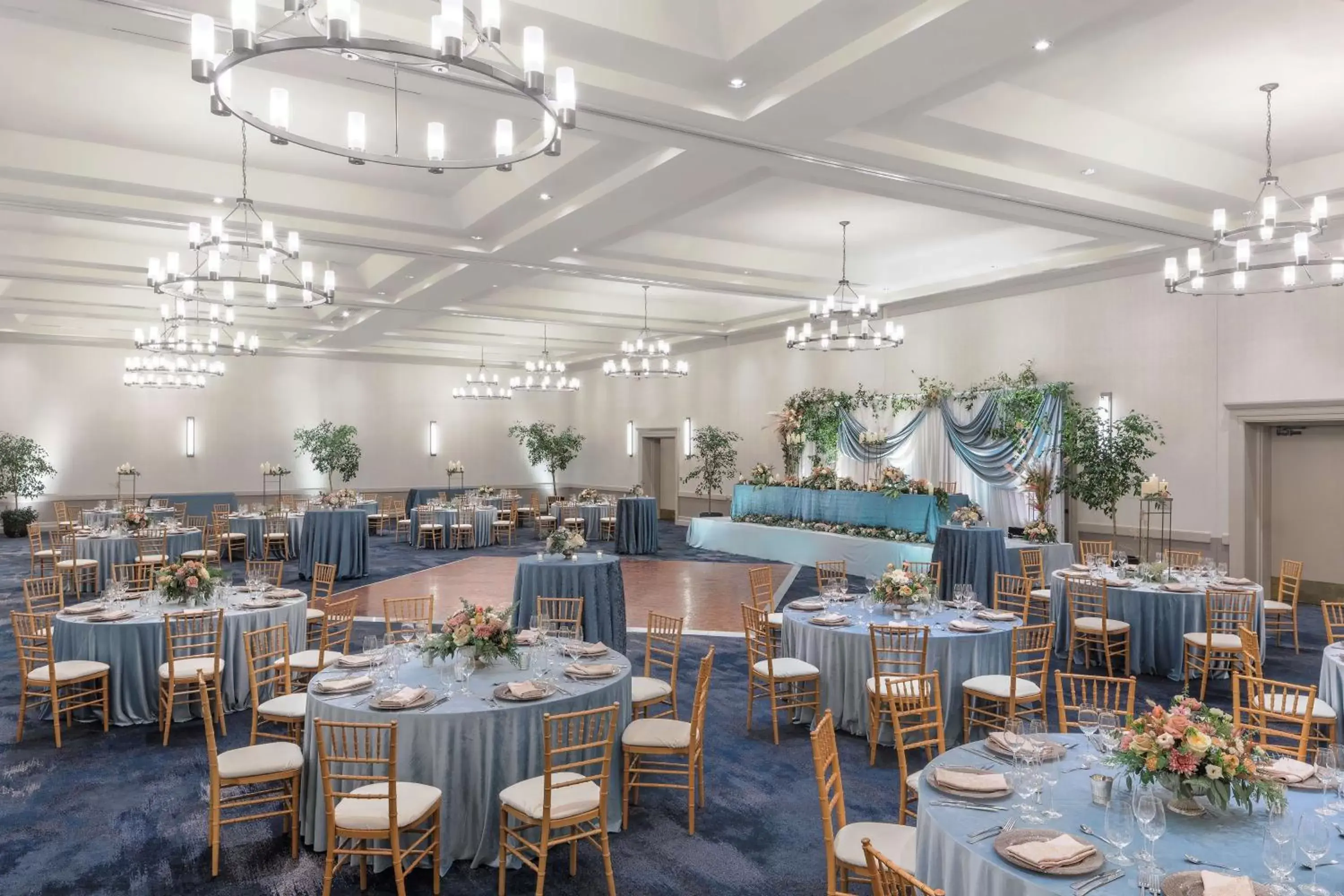 Meeting/conference room, Restaurant/Places to Eat in Hilton Burlington Lake Champlain