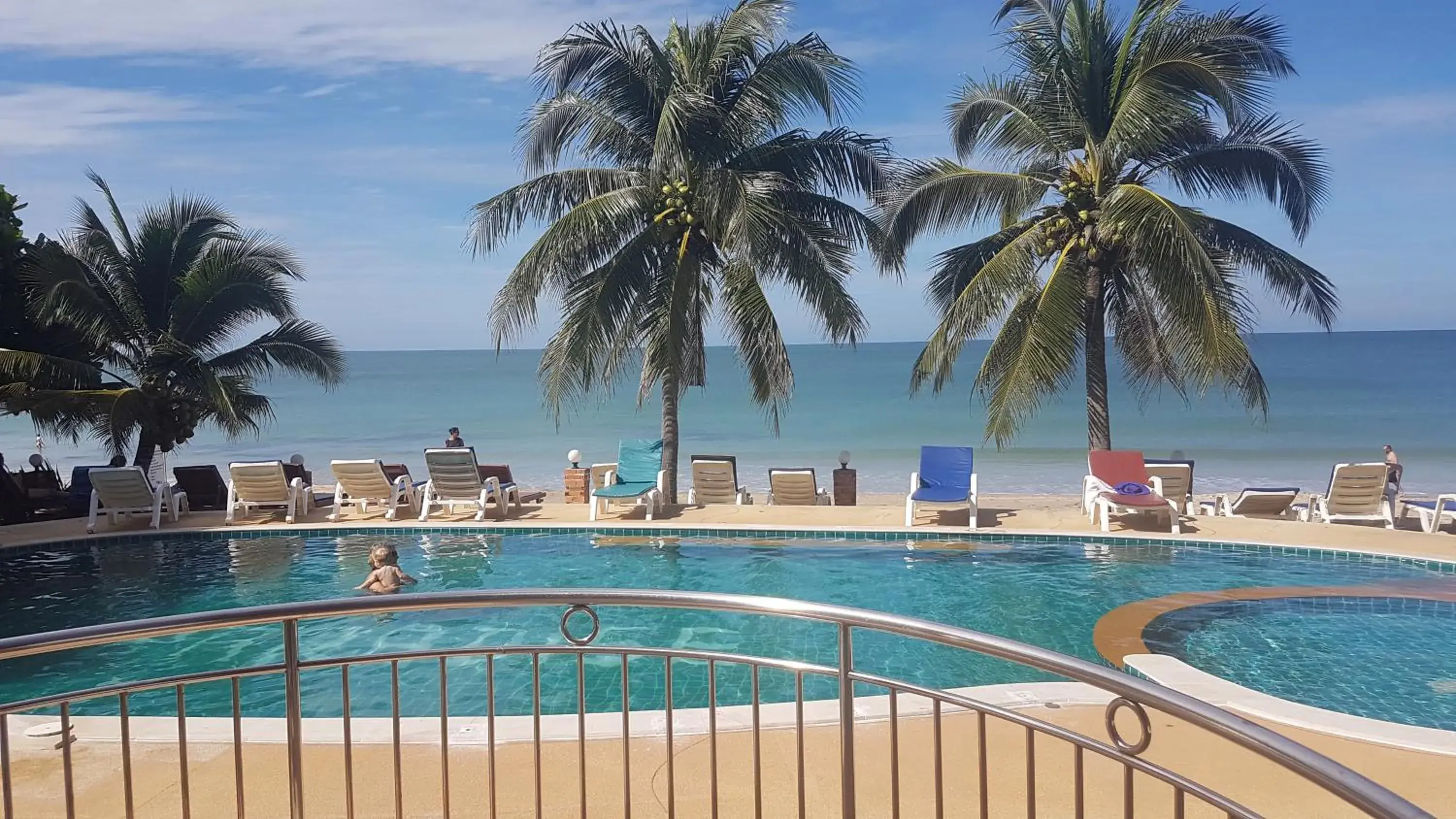 Swimming Pool in Lanta Paradise Beach Resort