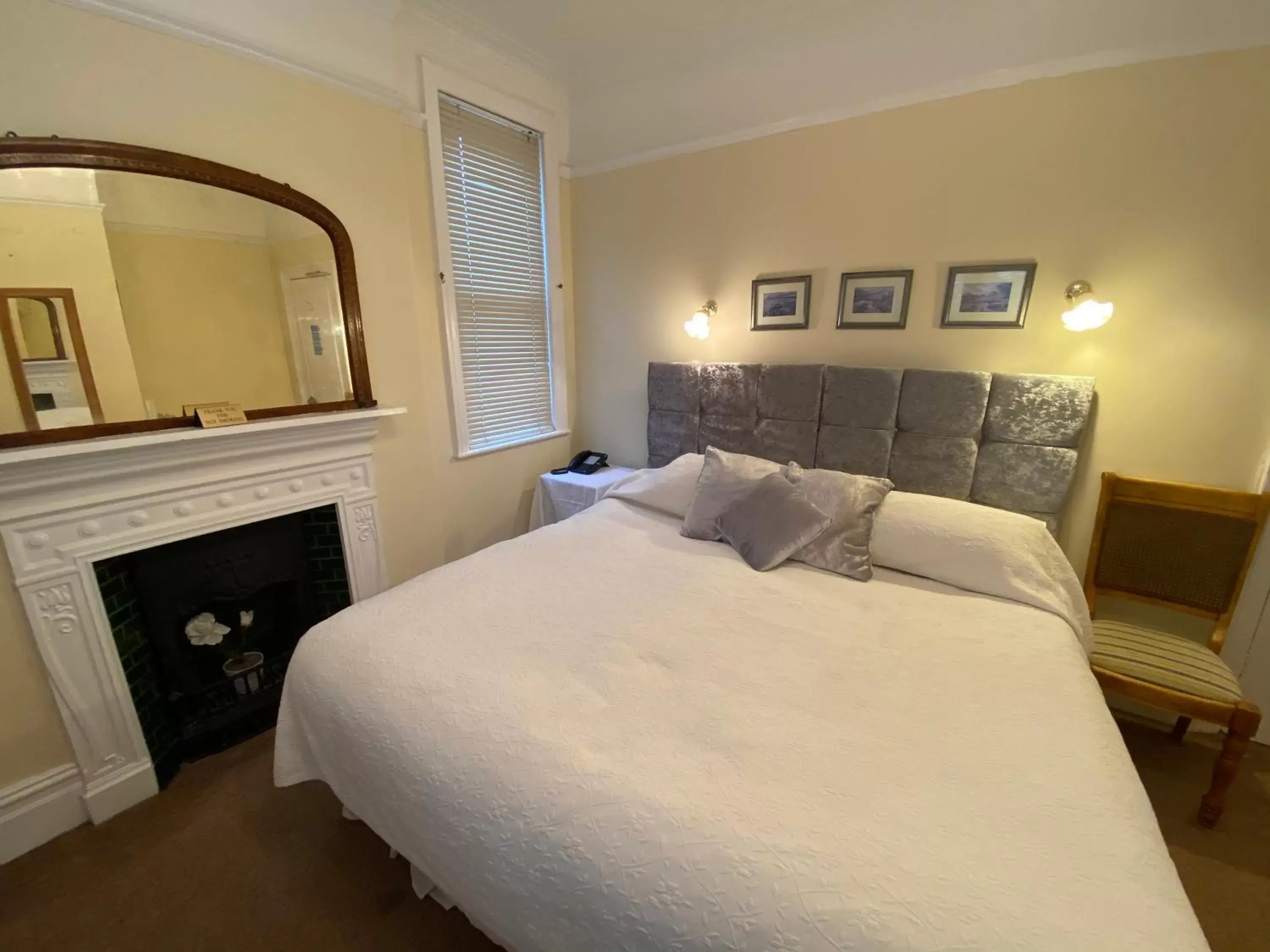 Double Room with Private Bathroom in The Old Manse Pickering