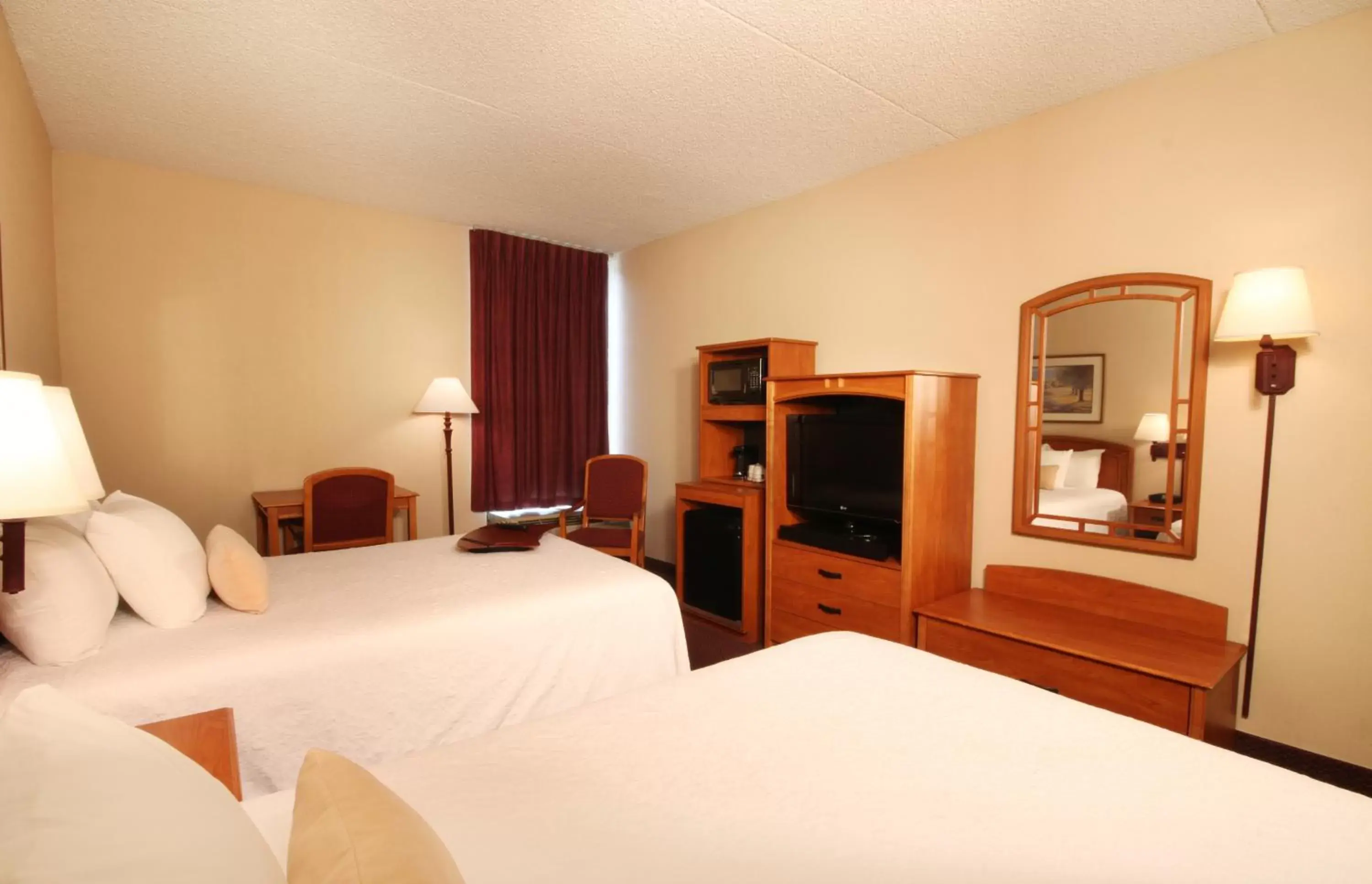 Bed in SureStay Hotel by Best Western Secaucus Meadowlands